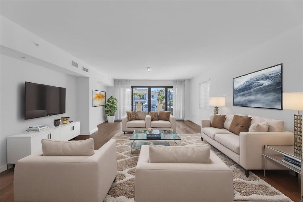 1532 SE 12th #204 Fort Lauderdale, FL 33316