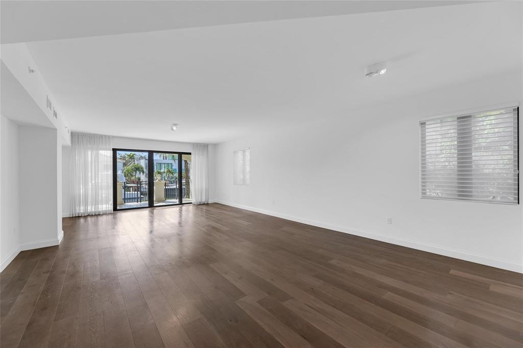 1532 SE 12th #204 Fort Lauderdale, FL 33316