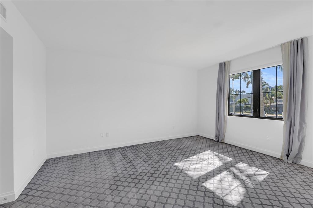 1532 SE 12th #204 Fort Lauderdale, FL 33316