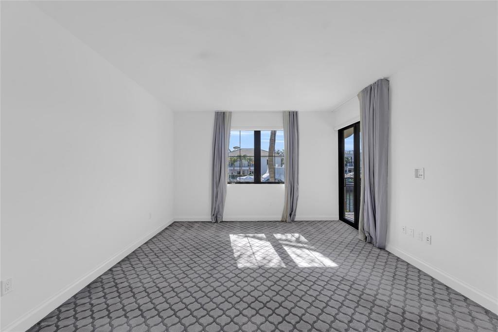 1532 SE 12th #204 Fort Lauderdale, FL 33316