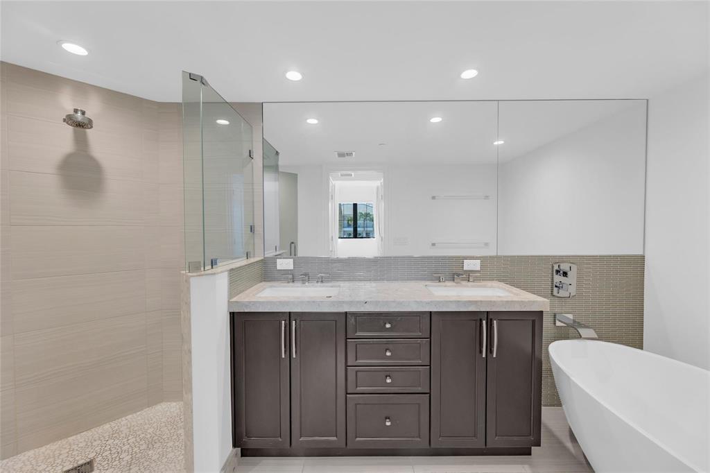 1532 SE 12th #204 Fort Lauderdale, FL 33316