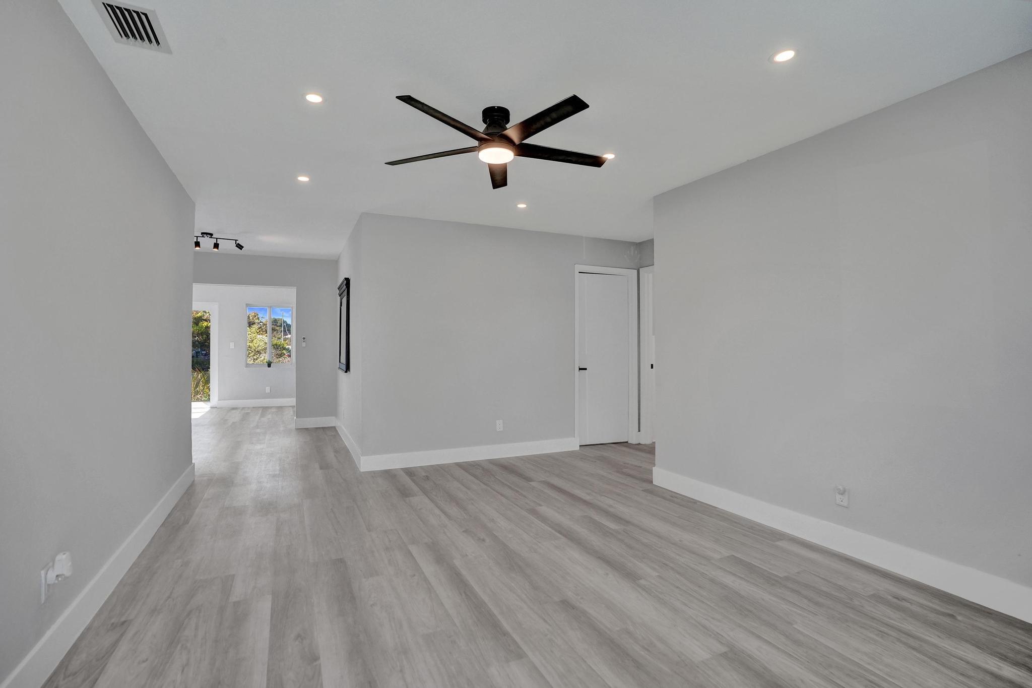 3271 NW 17th Lauderhill, FL 33311