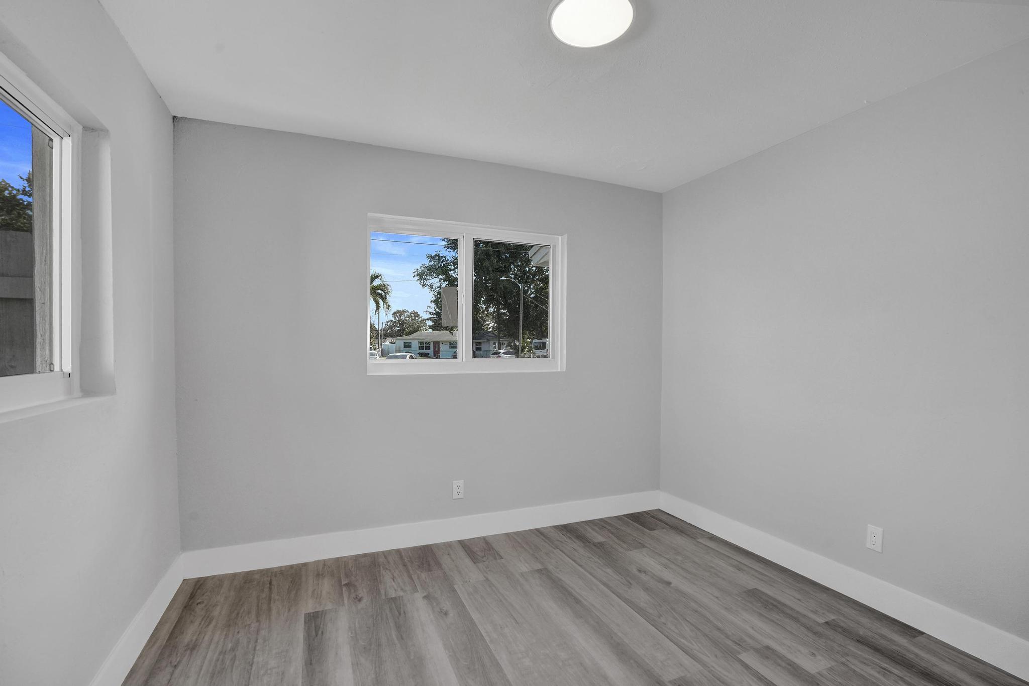 3271 NW 17th Lauderhill, FL 33311