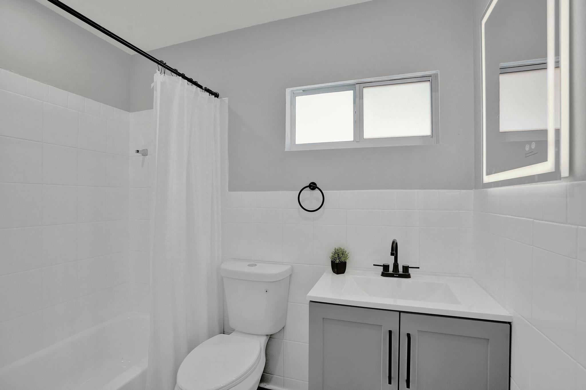 3271 NW 17th Lauderhill, FL 33311