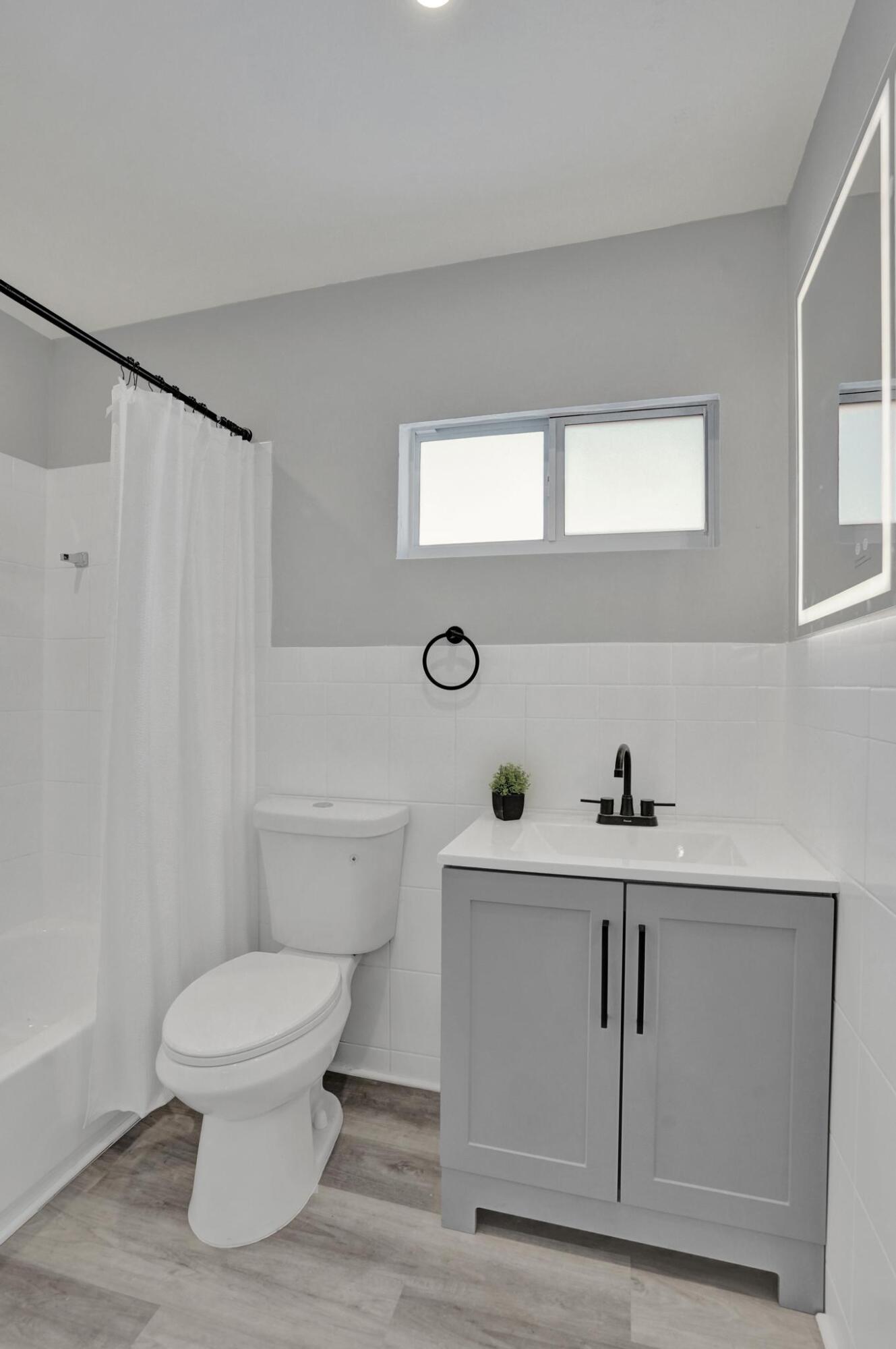 3271 NW 17th Lauderhill, FL 33311