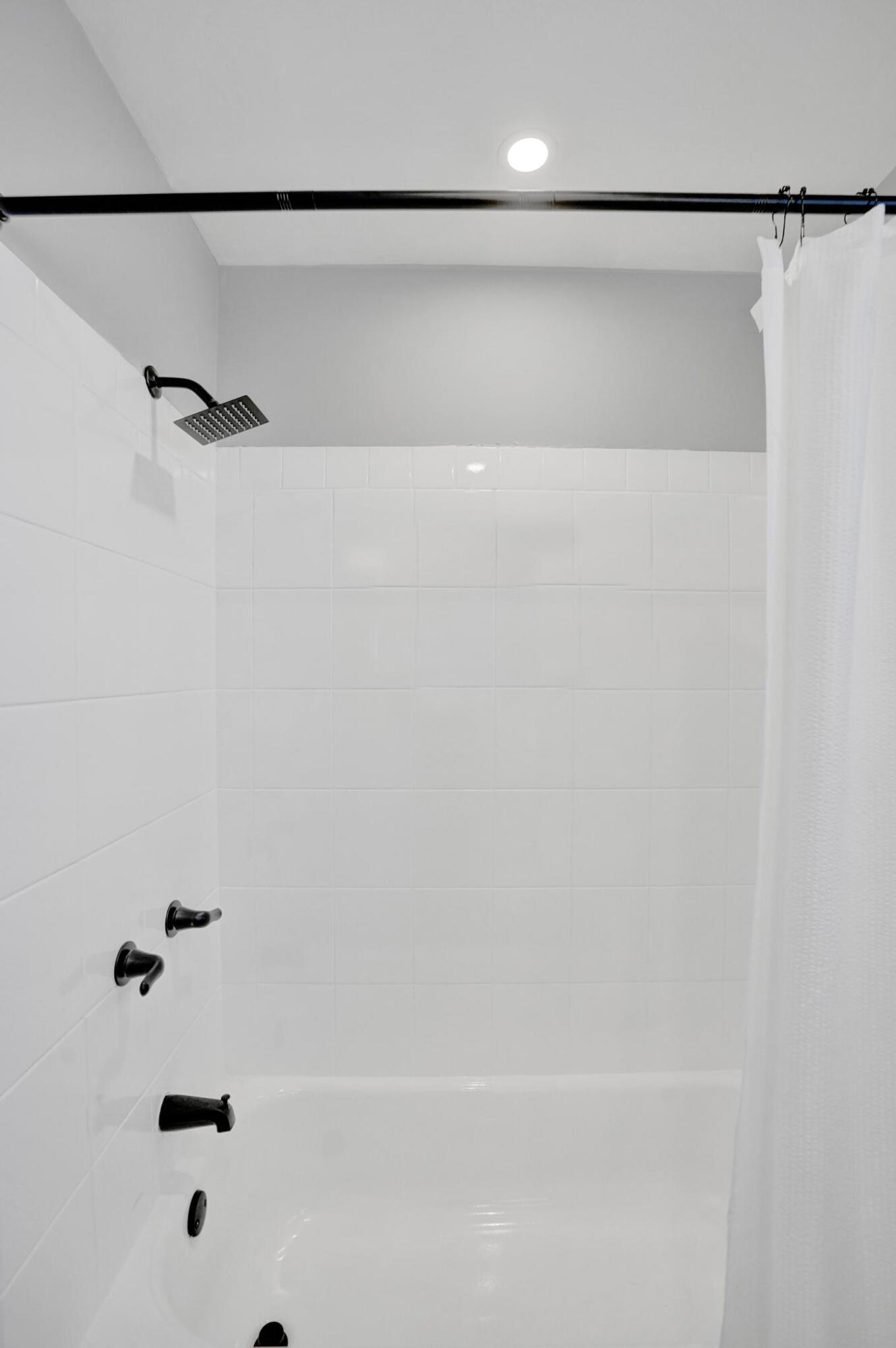 3271 NW 17th Lauderhill, FL 33311