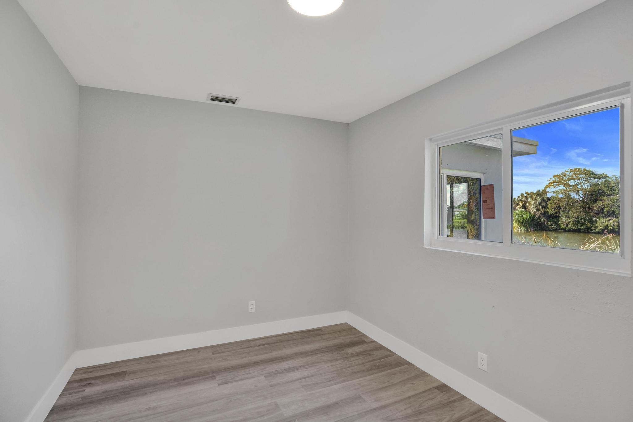 3271 NW 17th Lauderhill, FL 33311