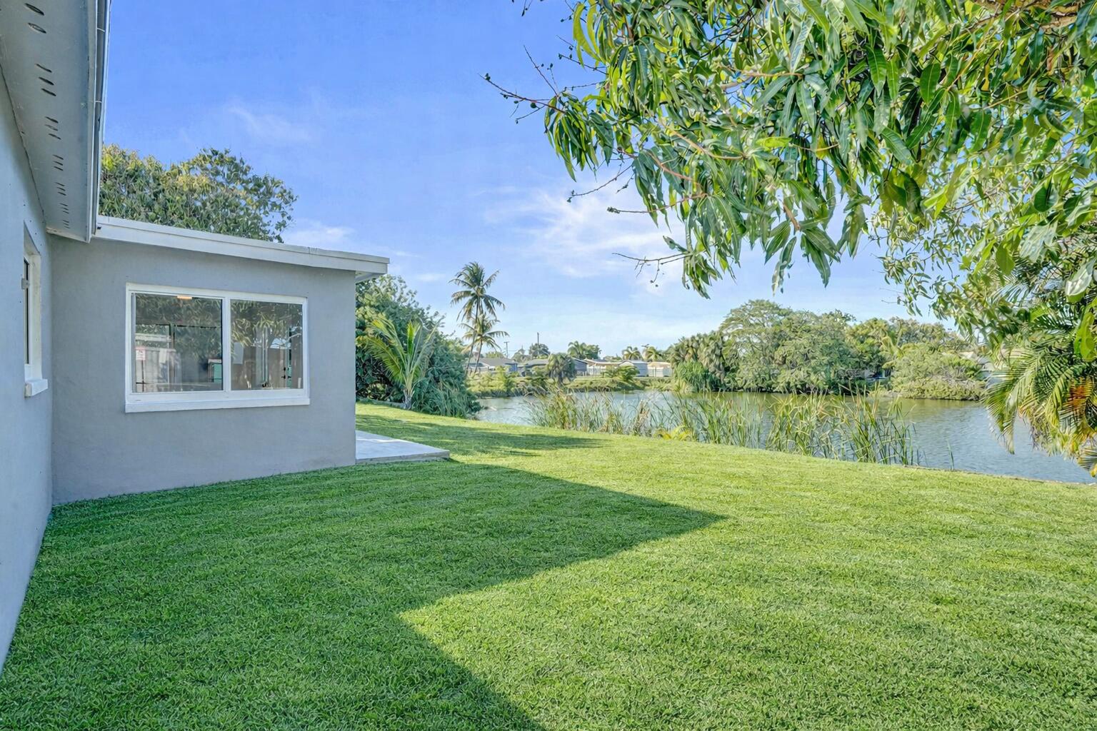 3271 NW 17th Lauderhill, FL 33311