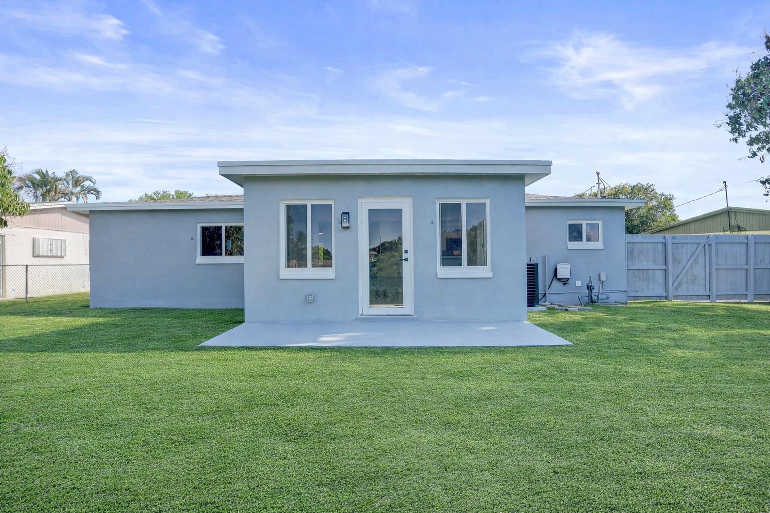 3271 NW 17th Lauderhill, FL 33311