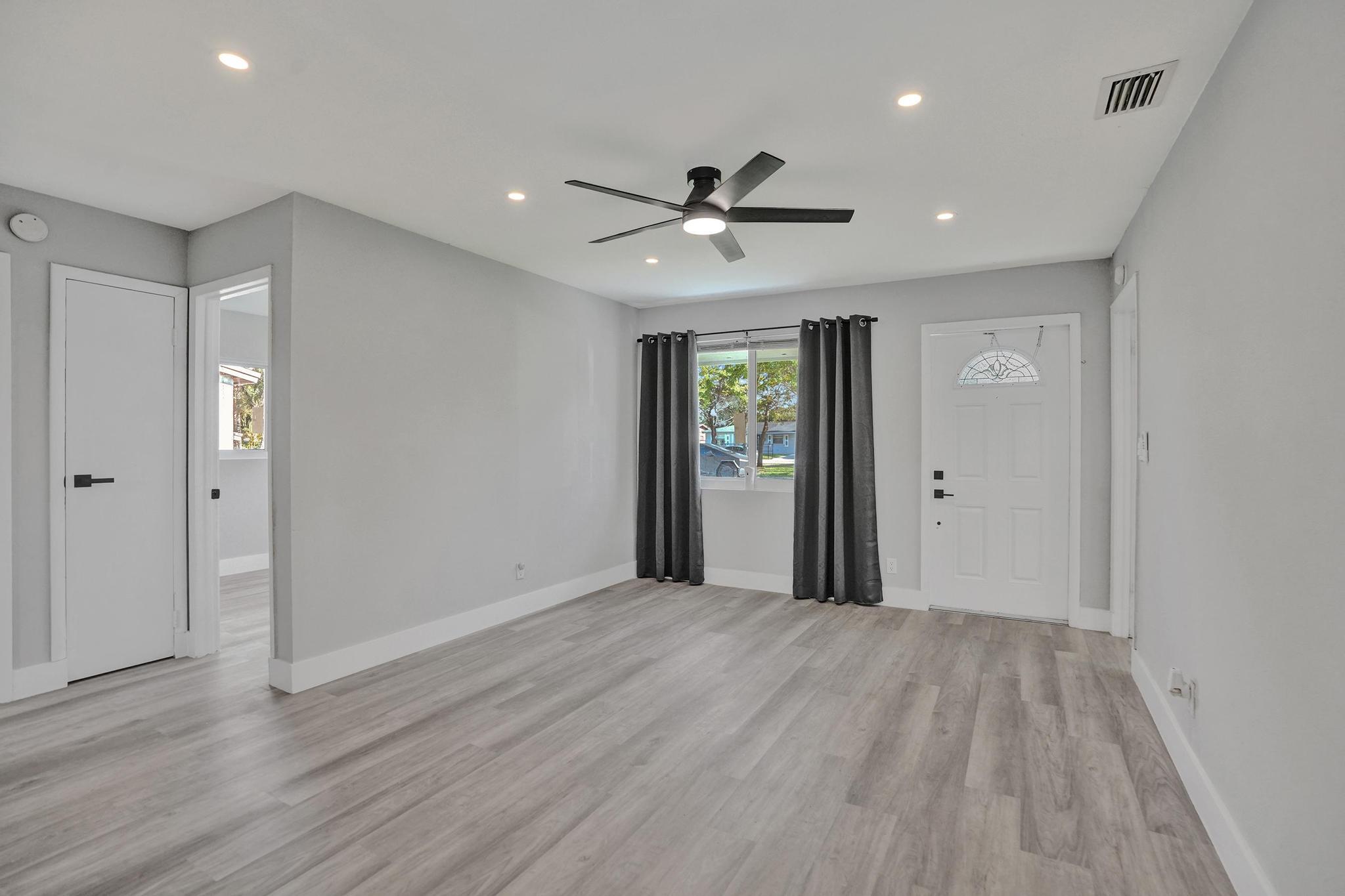 3271 NW 17th Lauderhill, FL 33311