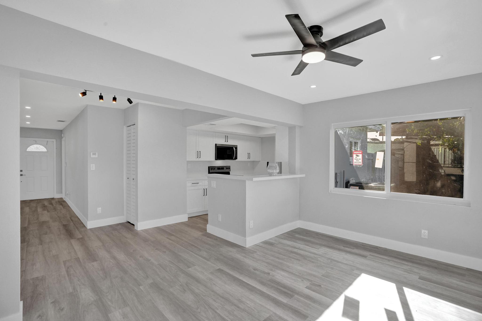 3271 NW 17th Lauderhill, FL 33311