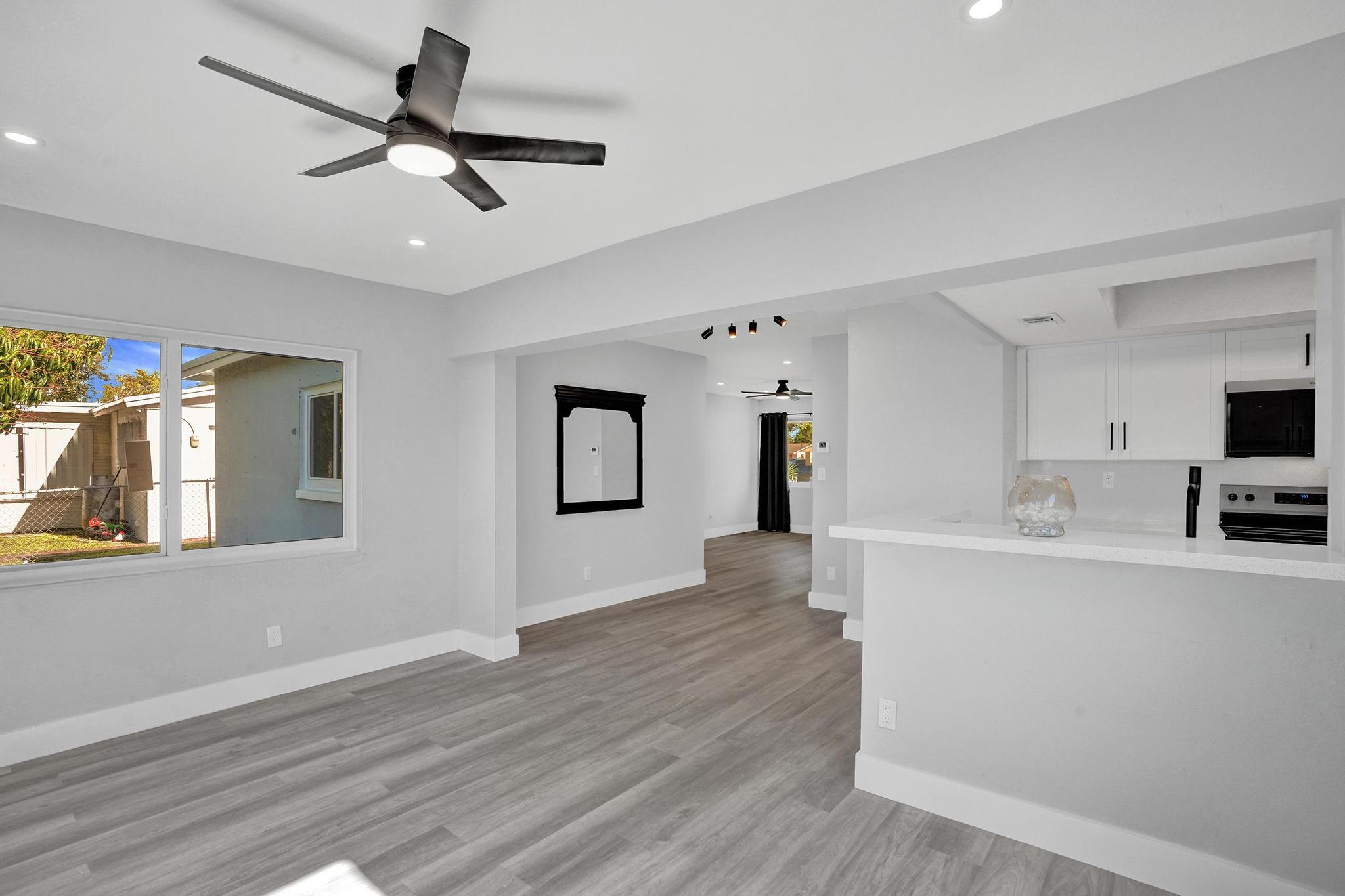 3271 NW 17th Lauderhill, FL 33311