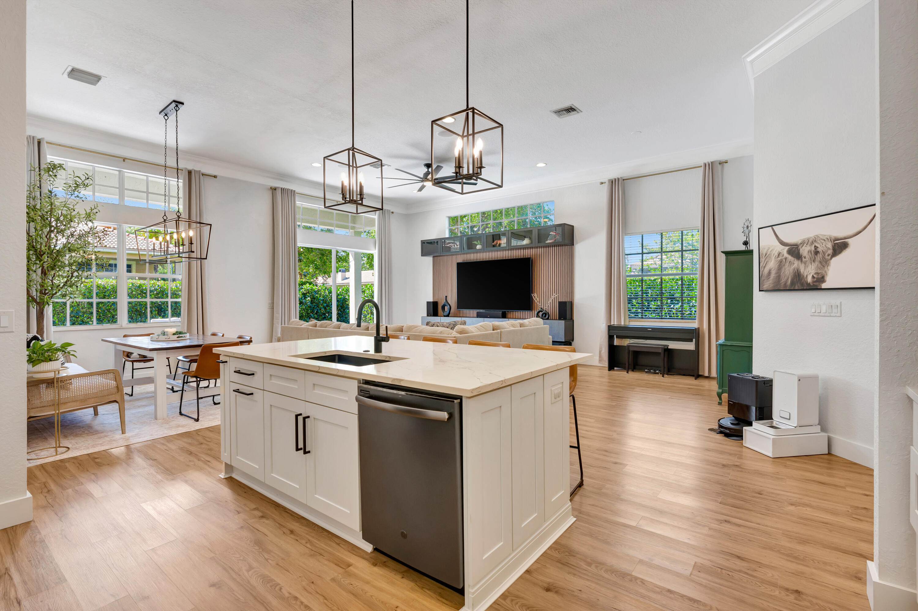 207 Via Rosina Jupiter, FL 33458