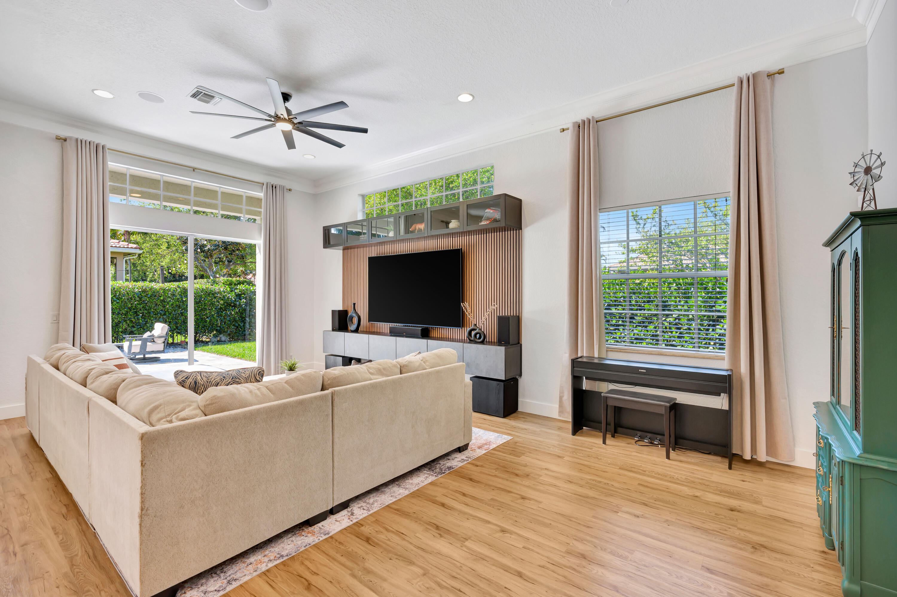 207 Via Rosina Jupiter, FL 33458