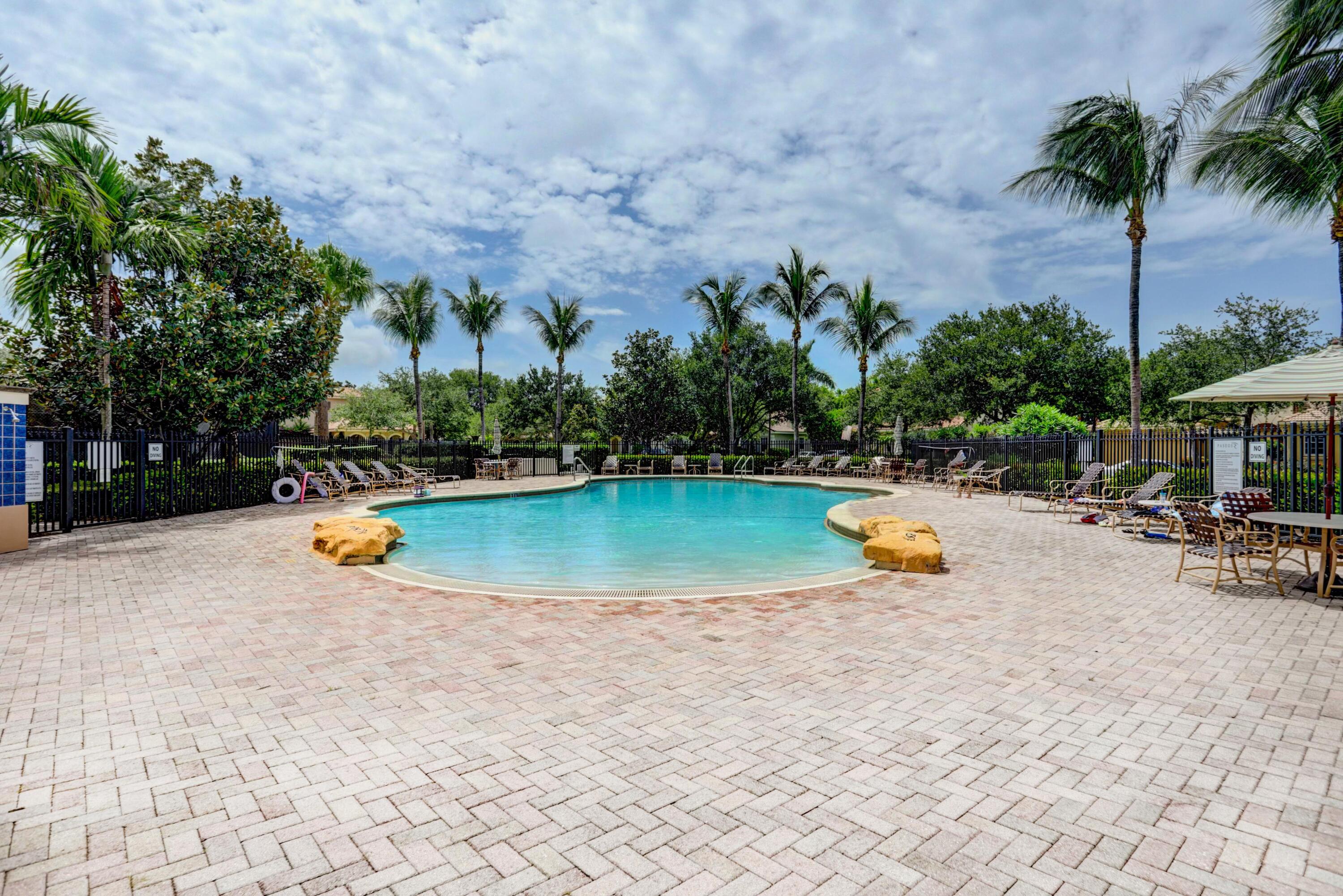 207 Via Rosina Jupiter, FL 33458