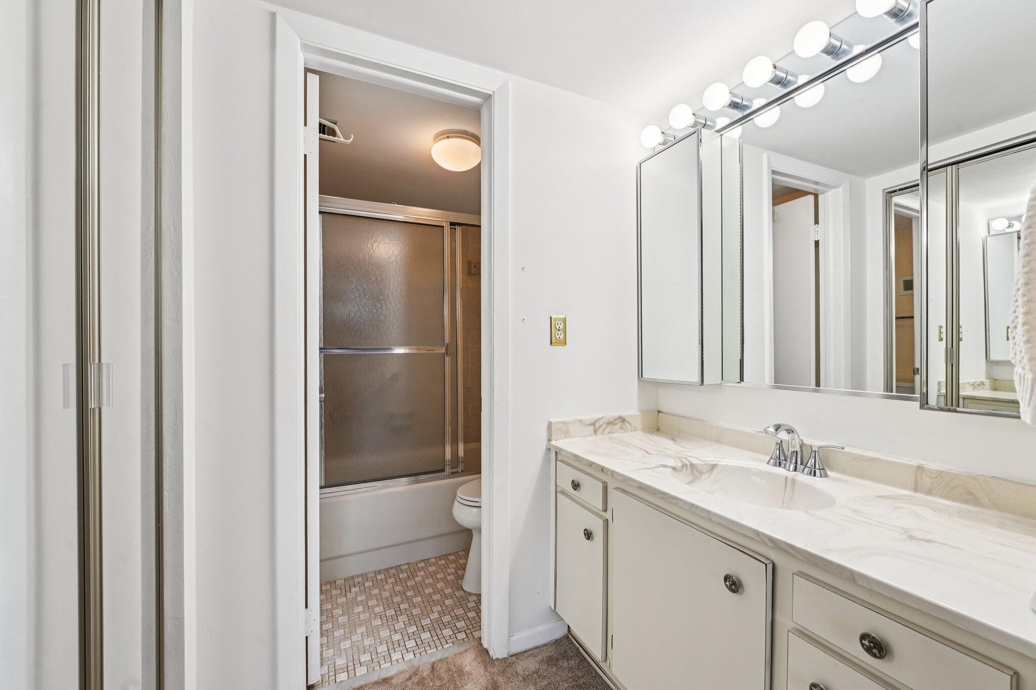 1101 Colony Pt #404 Pembroke Pines, FL 33026