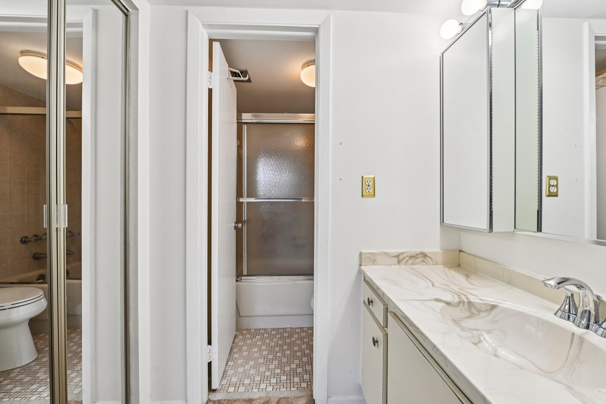 1101 Colony Pt #404 Pembroke Pines, FL 33026