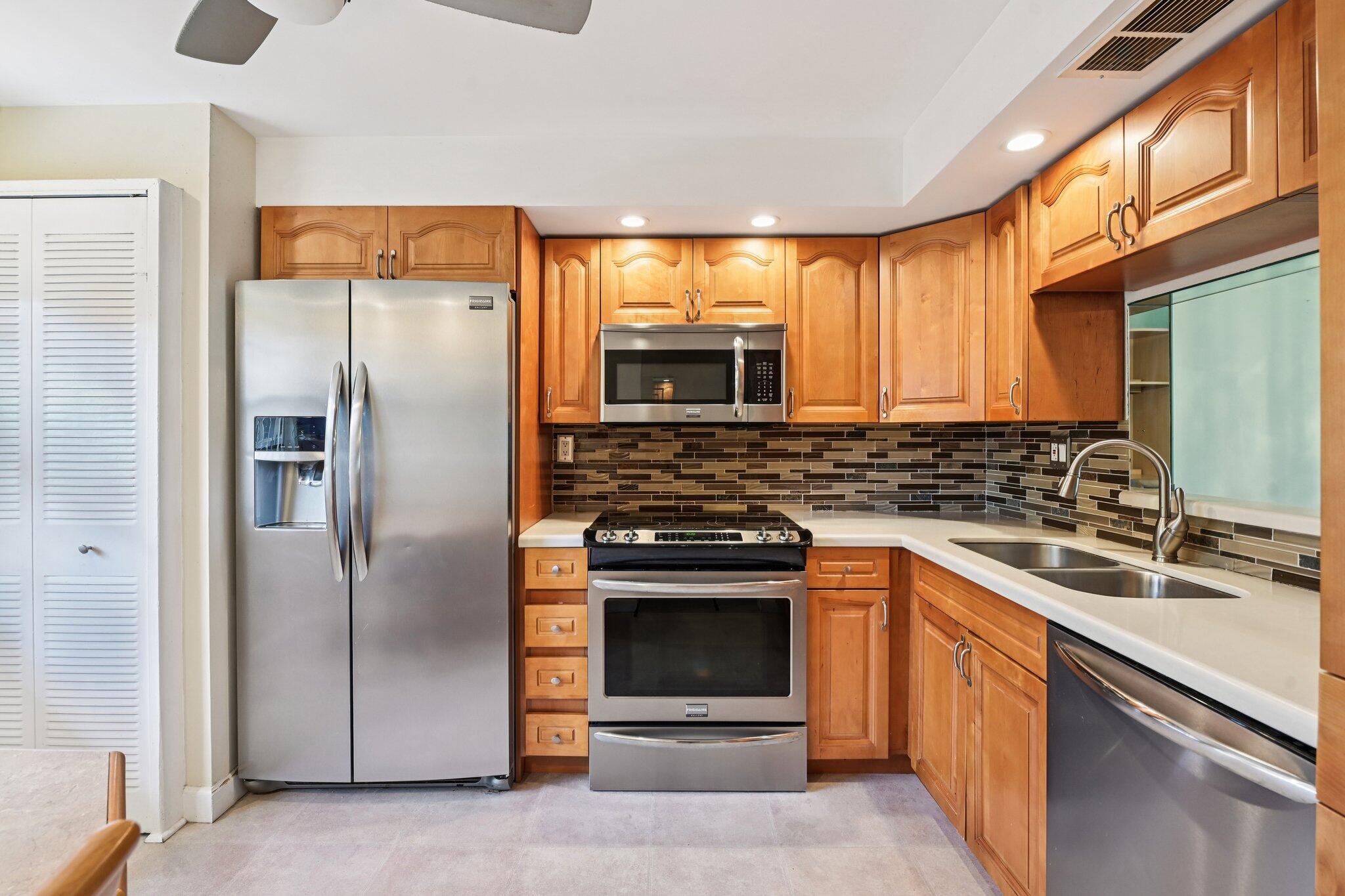 1101 Colony Pt #404 Pembroke Pines, FL 33026