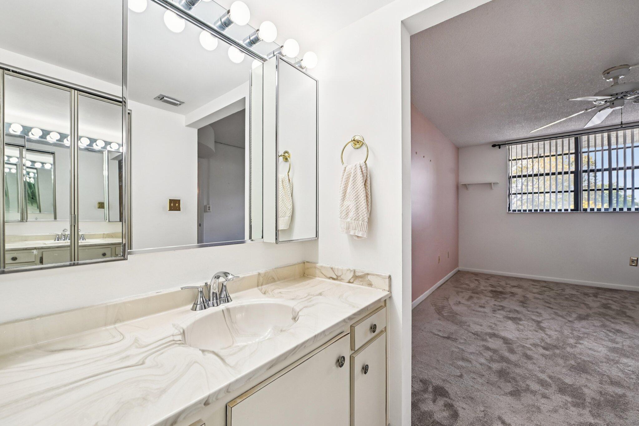 1101 Colony Pt #404 Pembroke Pines, FL 33026