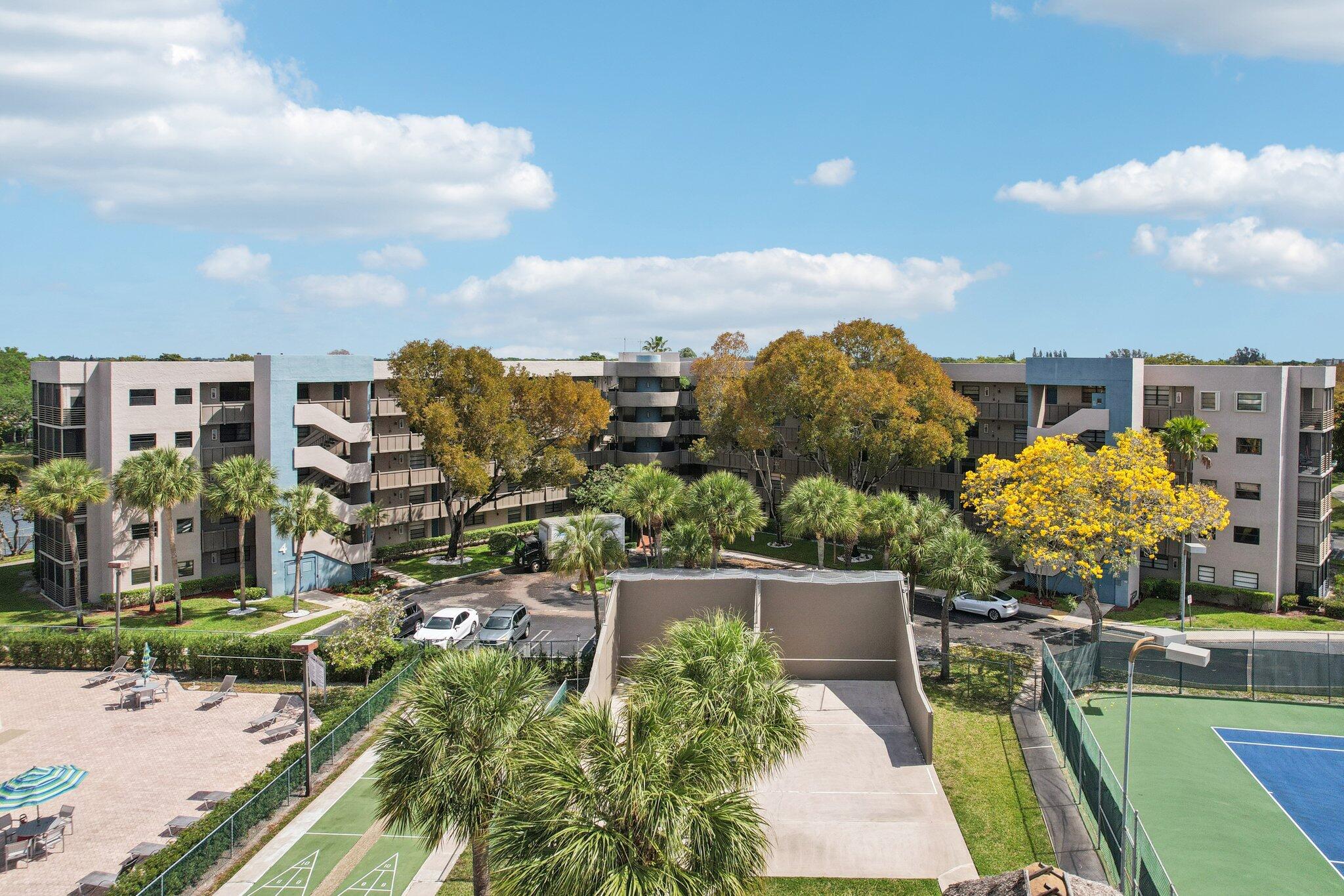 1101 Colony Pt #404 Pembroke Pines, FL 33026