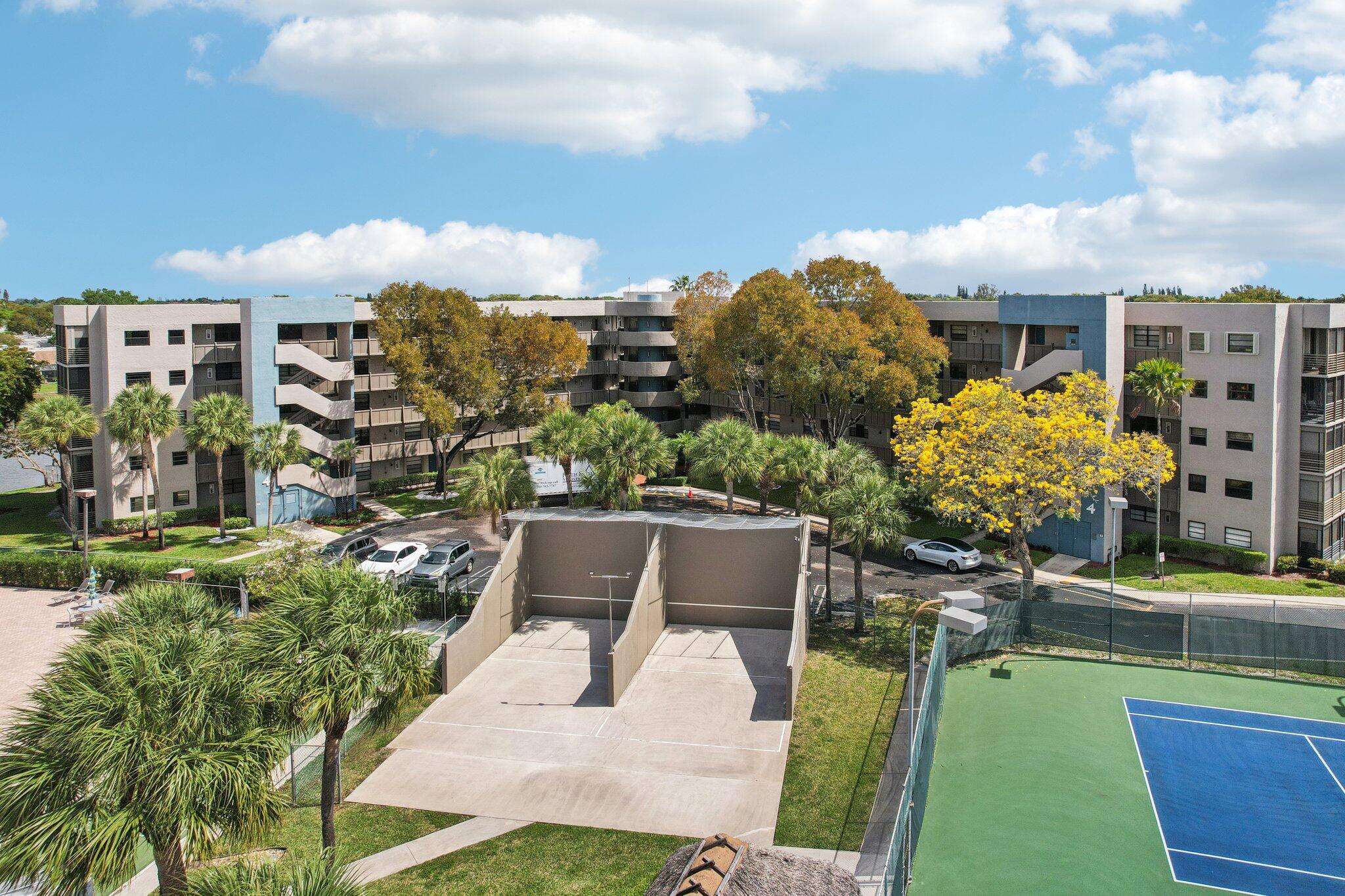 1101 Colony Pt #404 Pembroke Pines, FL 33026