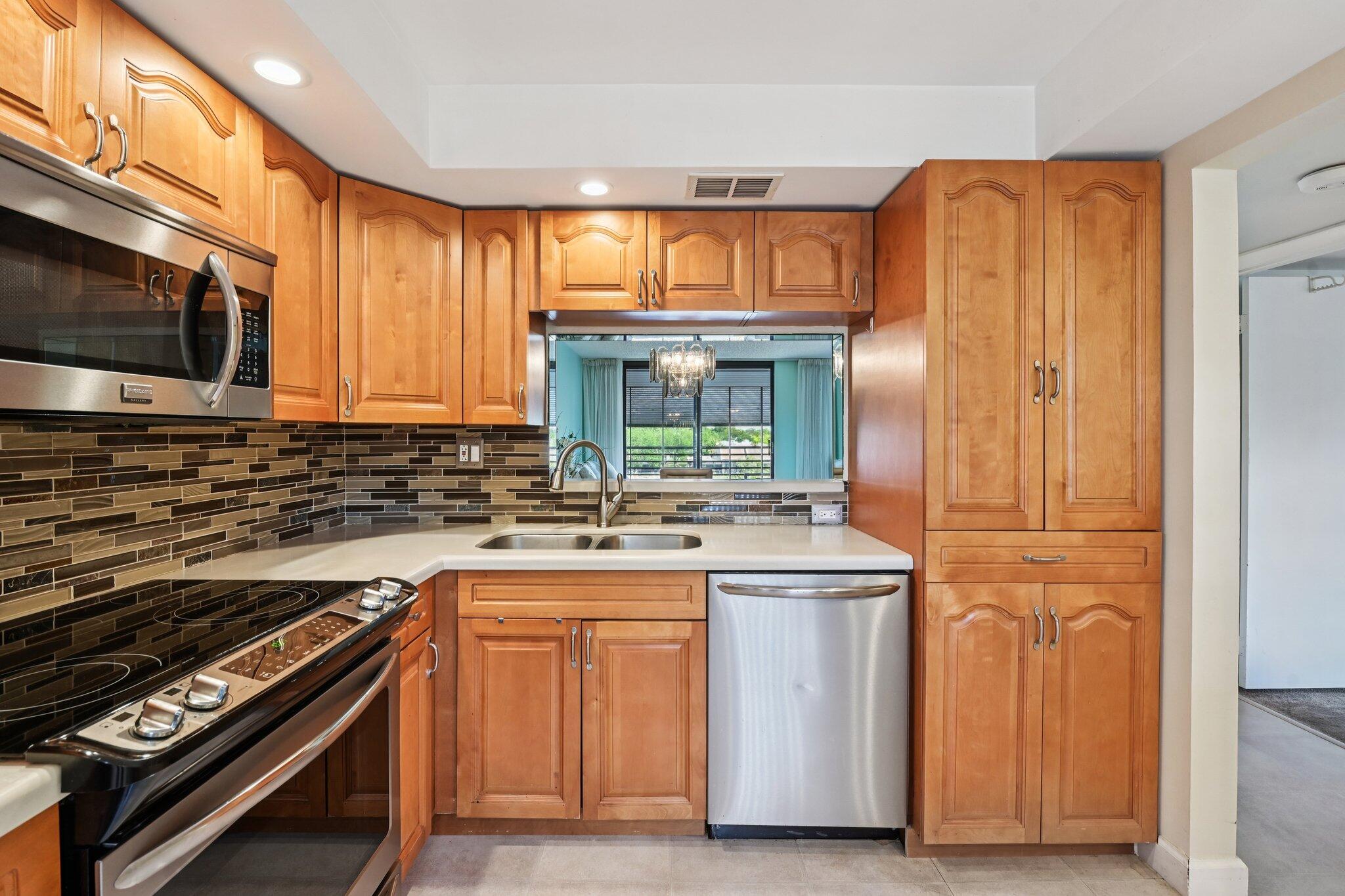 1101 Colony Pt #404 Pembroke Pines, FL 33026