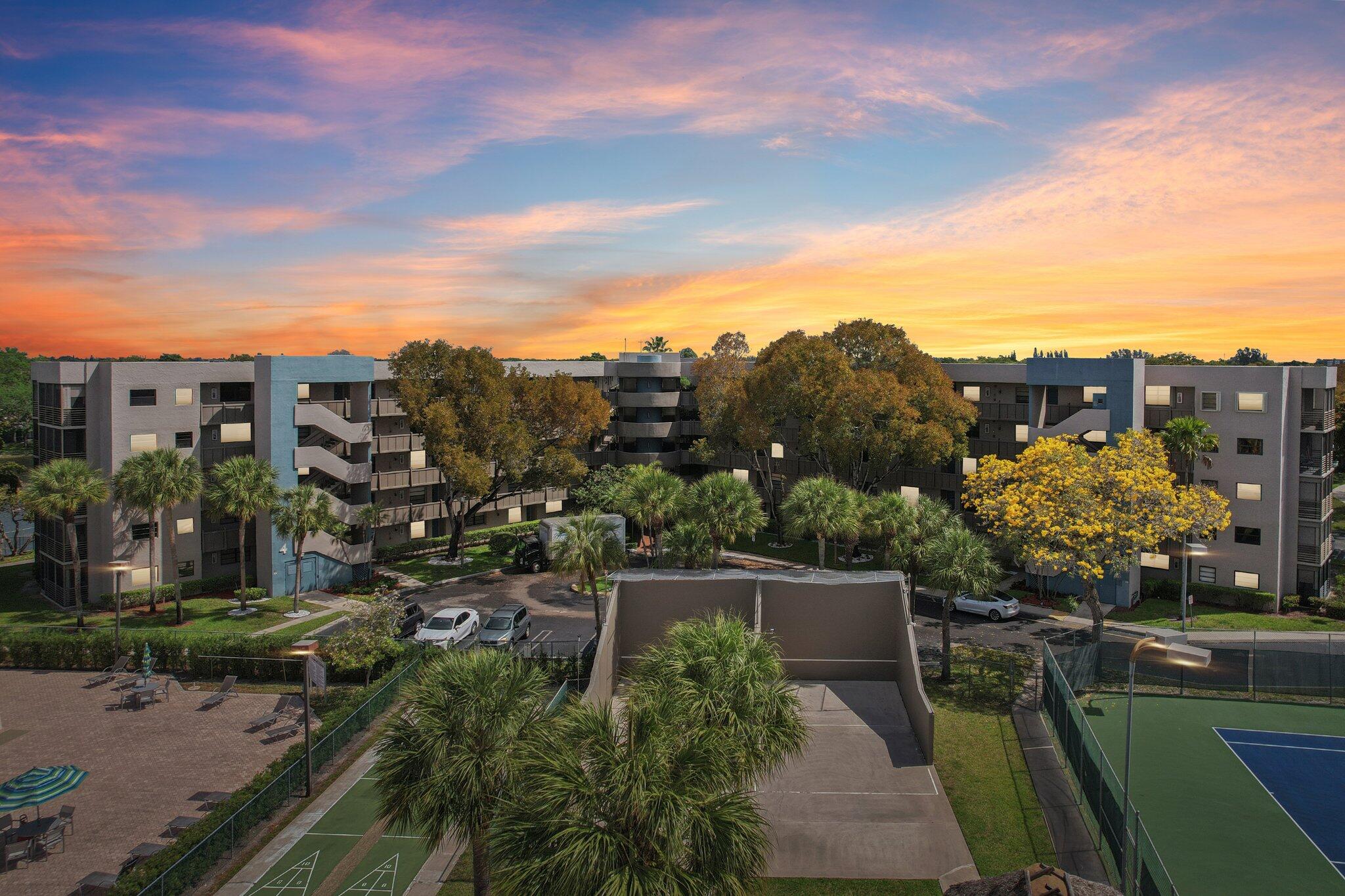 1101 Colony Pt #404 Pembroke Pines, FL 33026