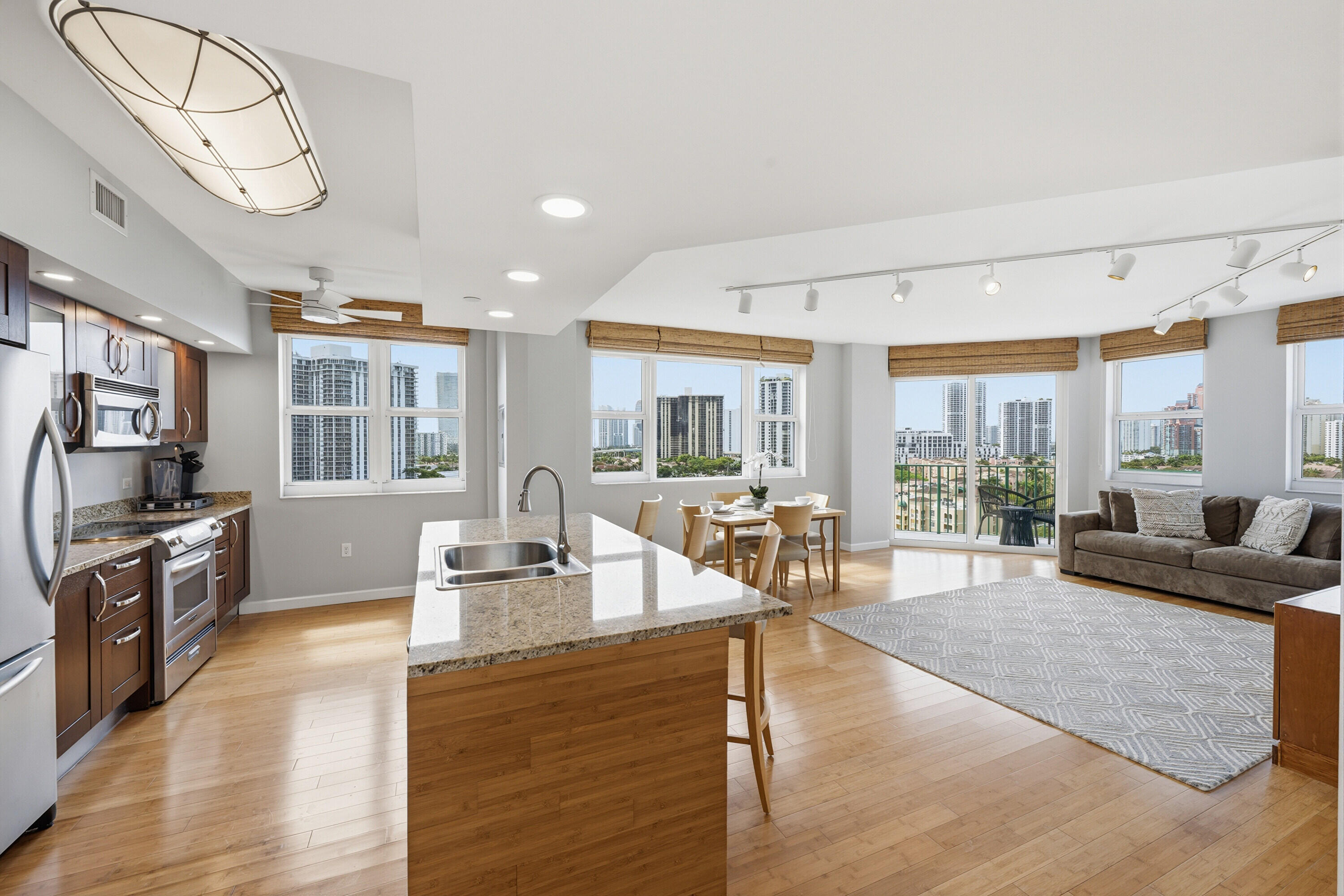 19900 E Country Clb #1101