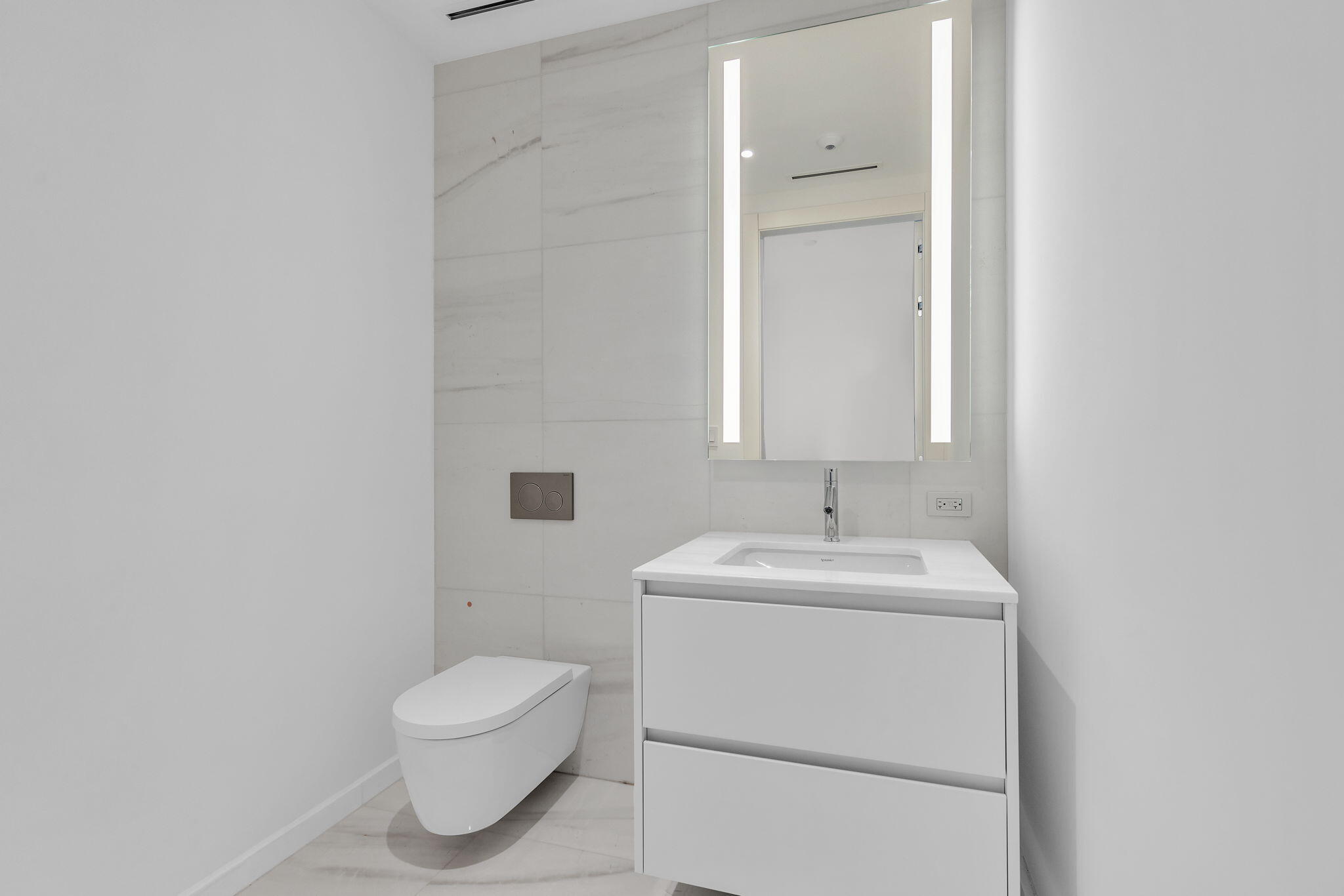 300 Biscayne #1508 Miami, FL 33131