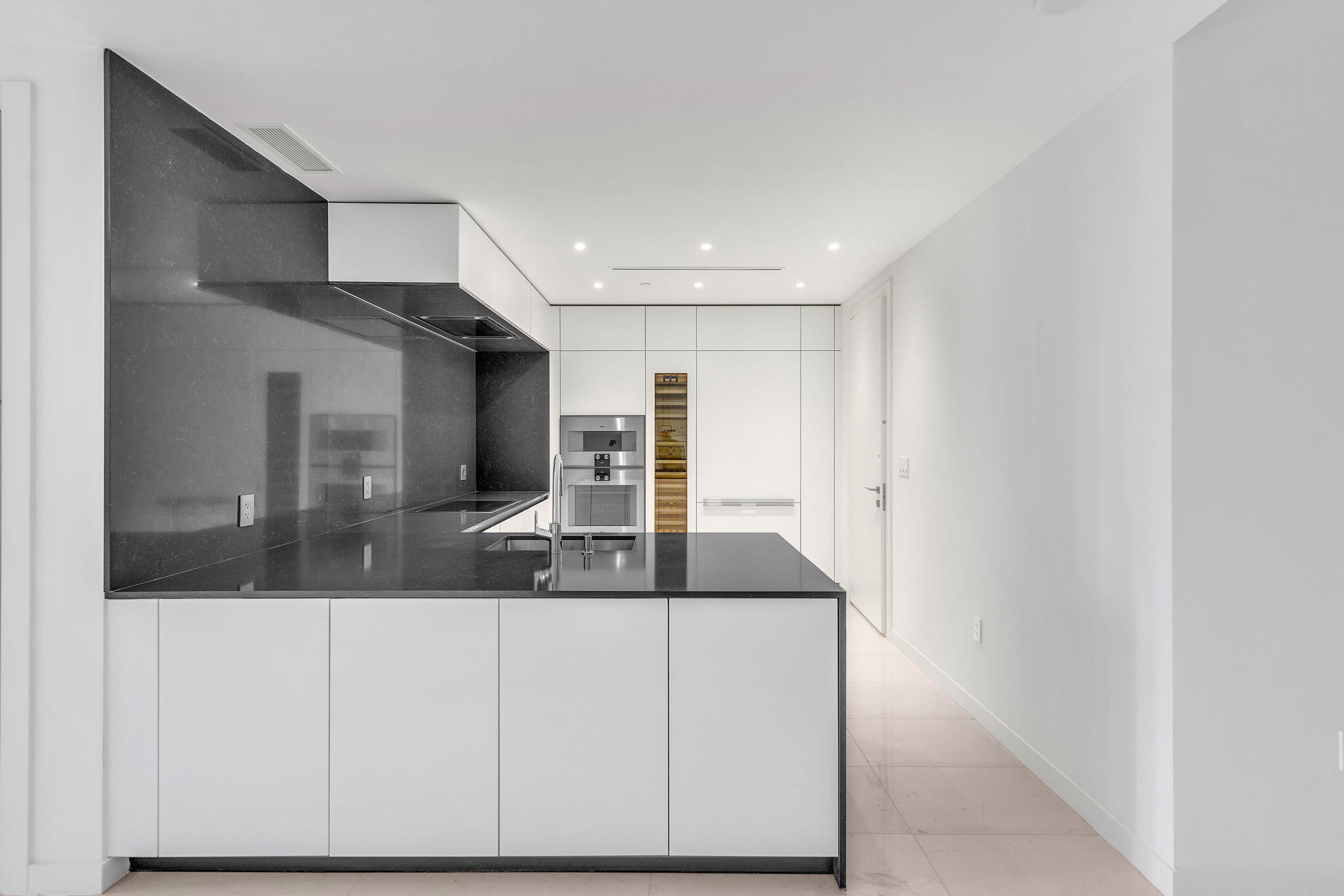 300 Biscayne #1508 Miami, FL 33131