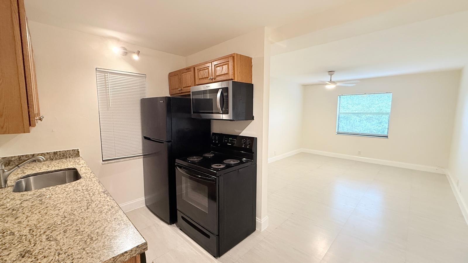 607 NE 29th #38