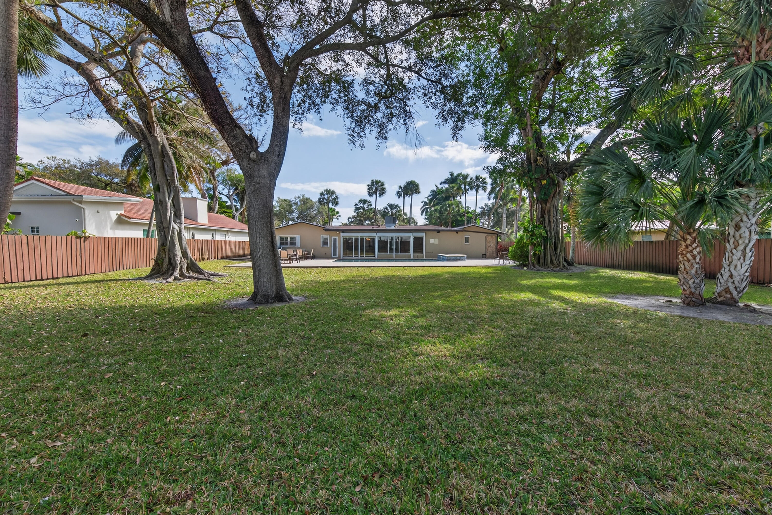 2535 SW 30th Fort Lauderdale, FL 33312