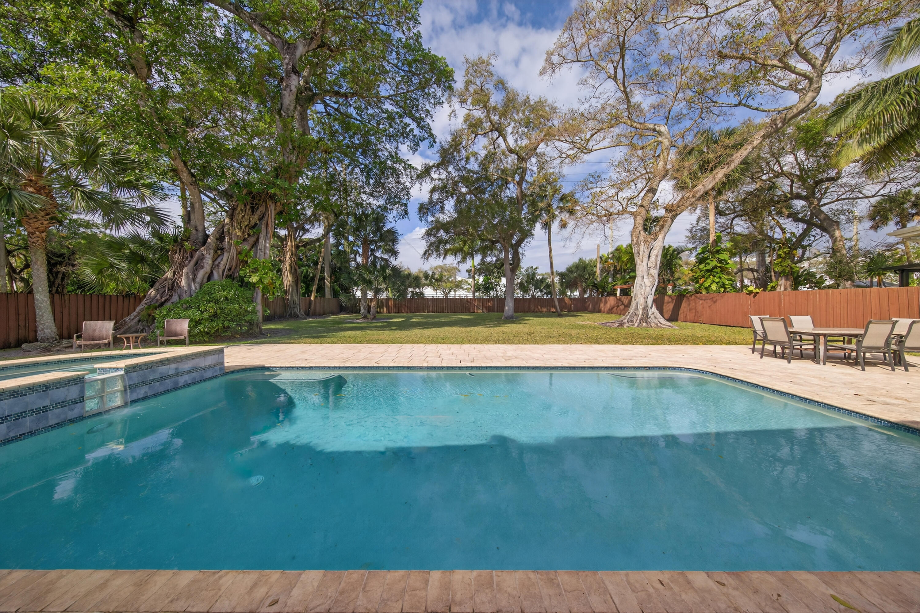 2535 SW 30th Fort Lauderdale, FL 33312