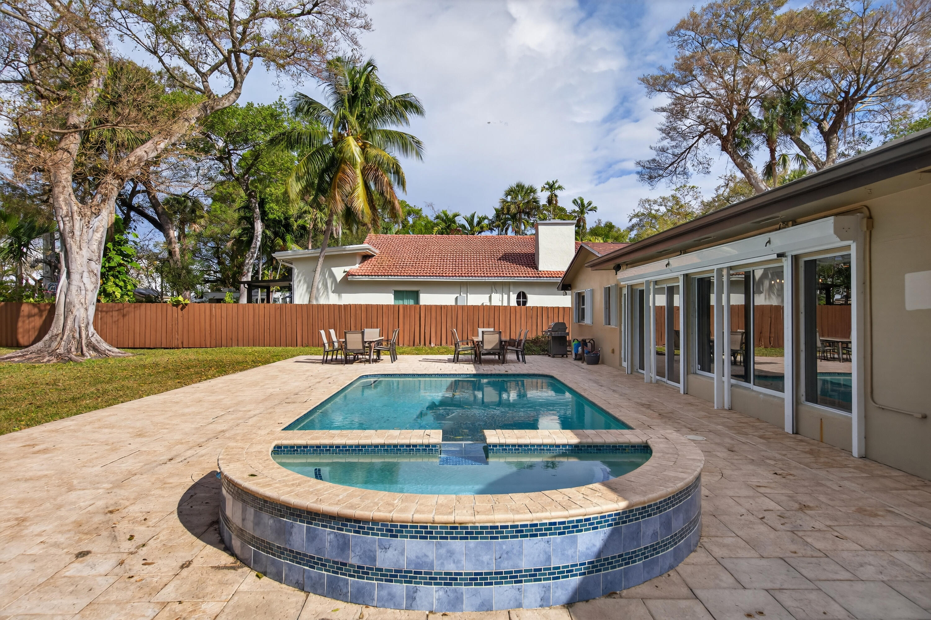 2535 SW 30th Fort Lauderdale, FL 33312