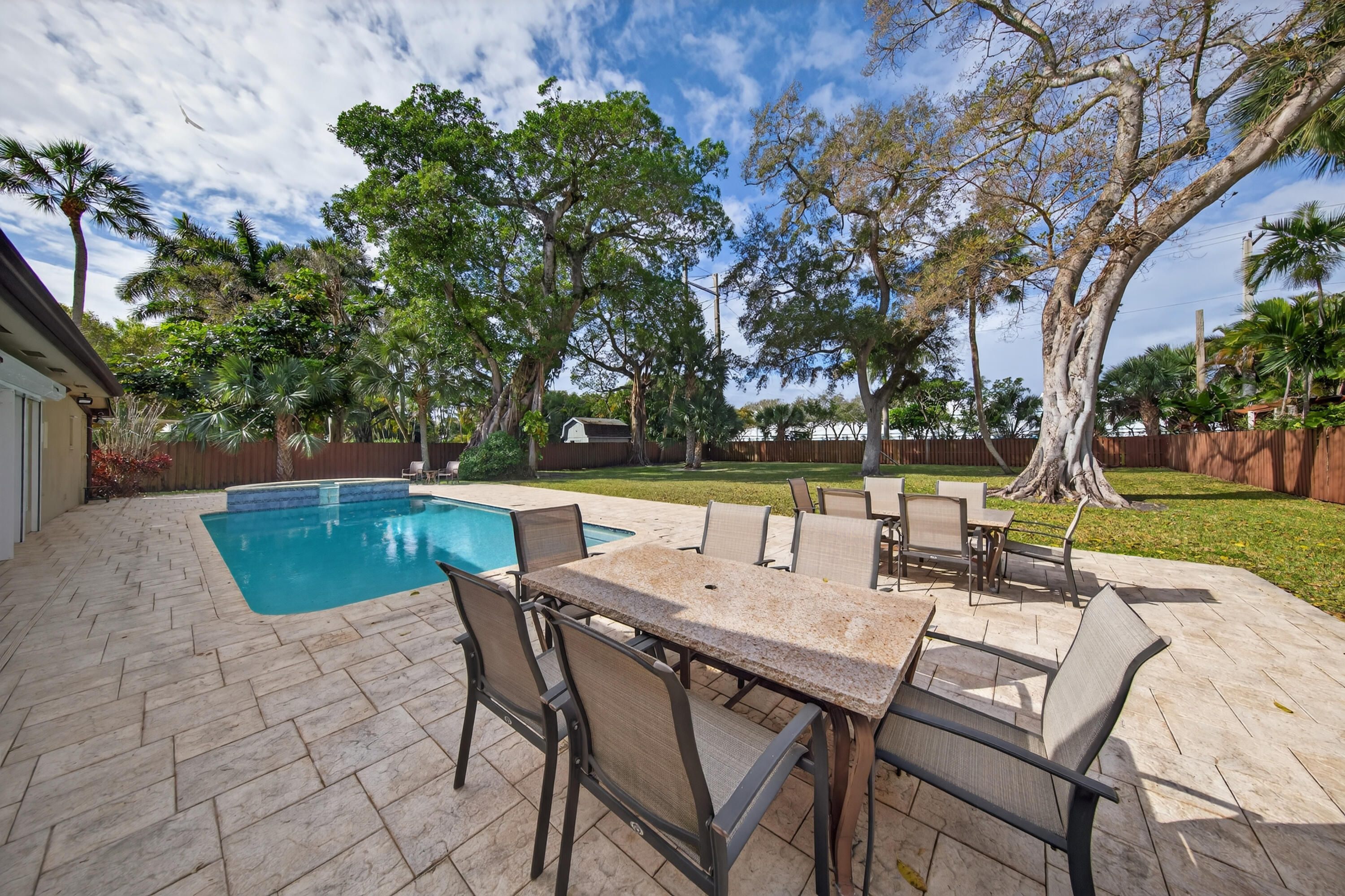 2535 SW 30th Fort Lauderdale, FL 33312