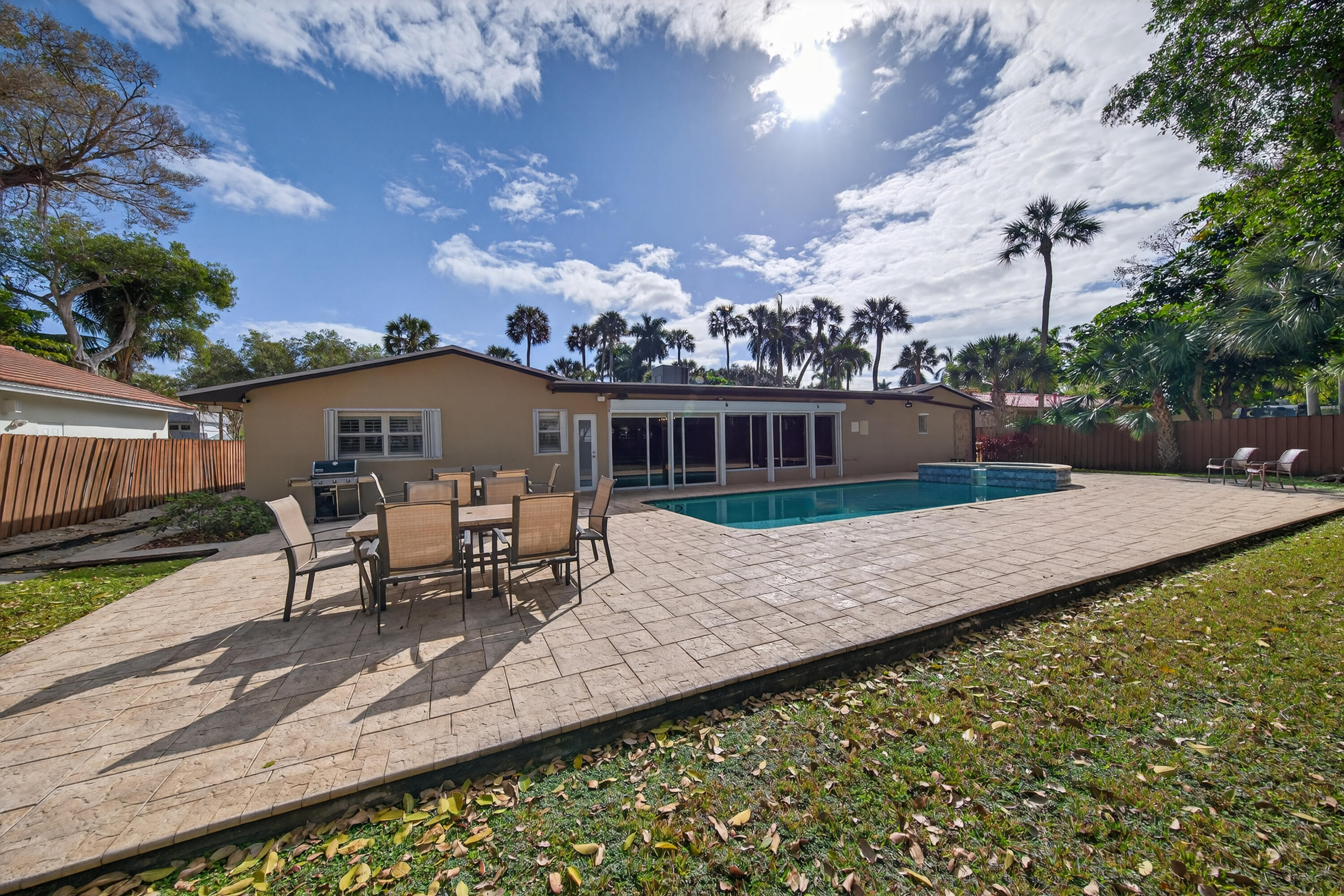2535 SW 30th Fort Lauderdale, FL 33312