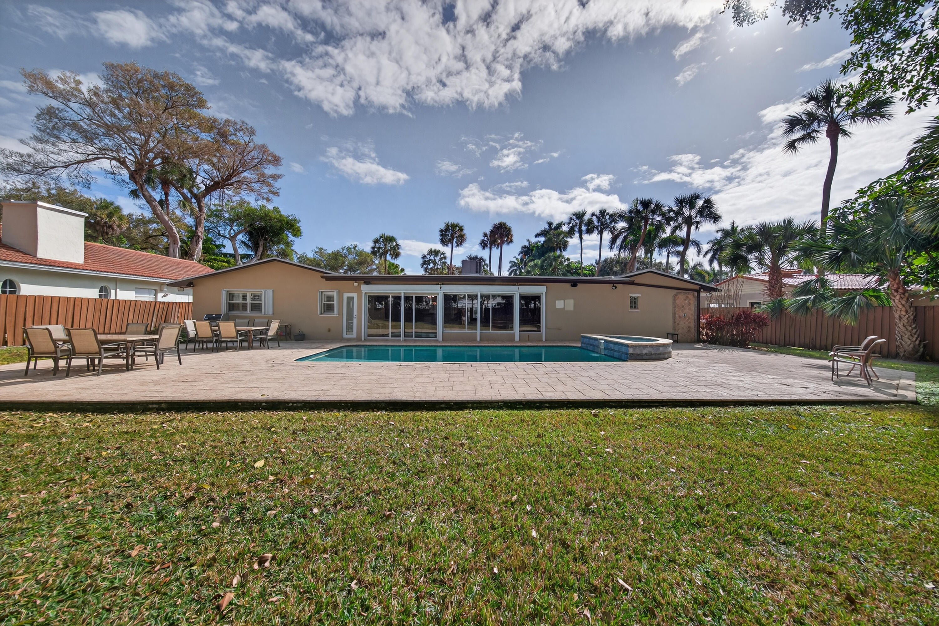 2535 SW 30th Fort Lauderdale, FL 33312