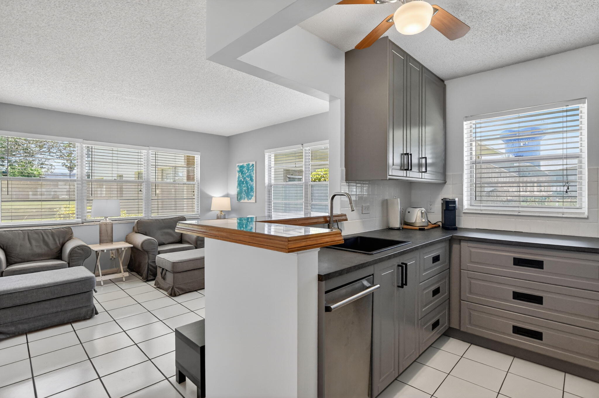492 W Tilford