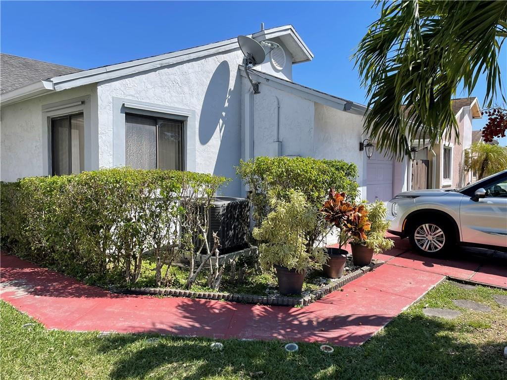 1231 SW 112th