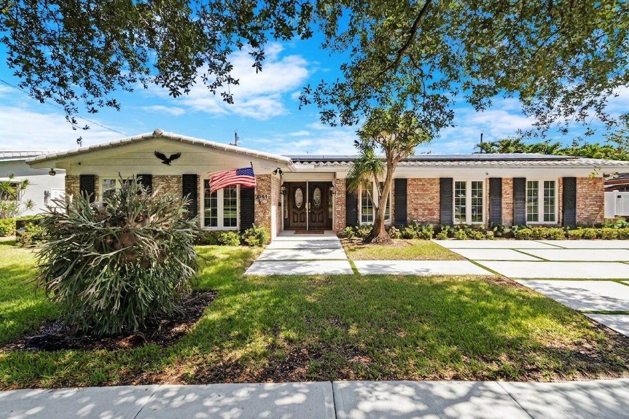 2141 NE 67th Fort Lauderdale, FL 33308