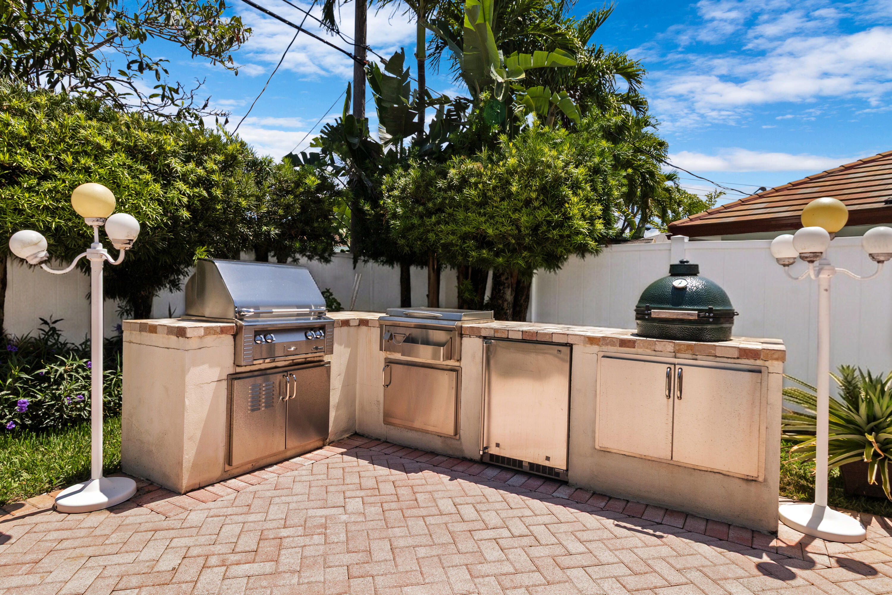 2141 NE 67th Fort Lauderdale, FL 33308