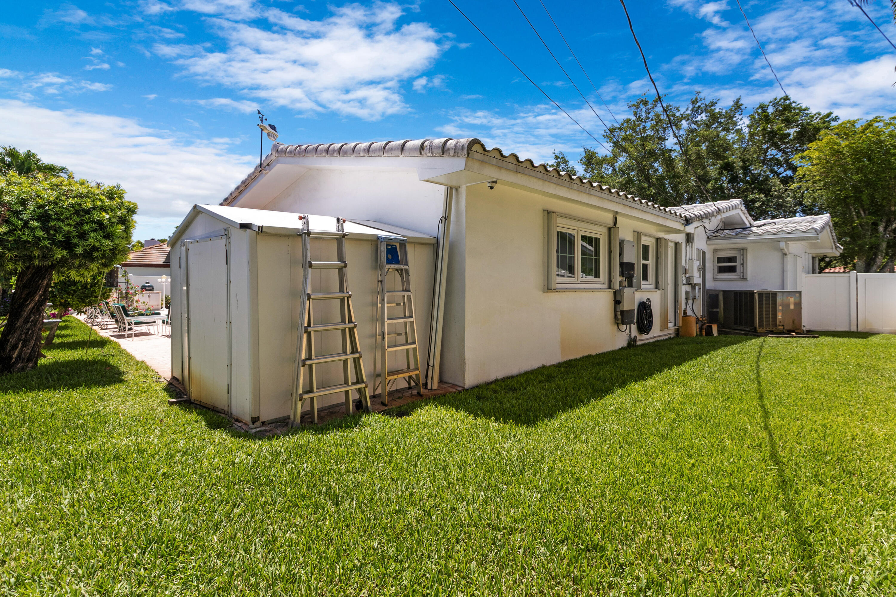 2141 NE 67th Fort Lauderdale, FL 33308