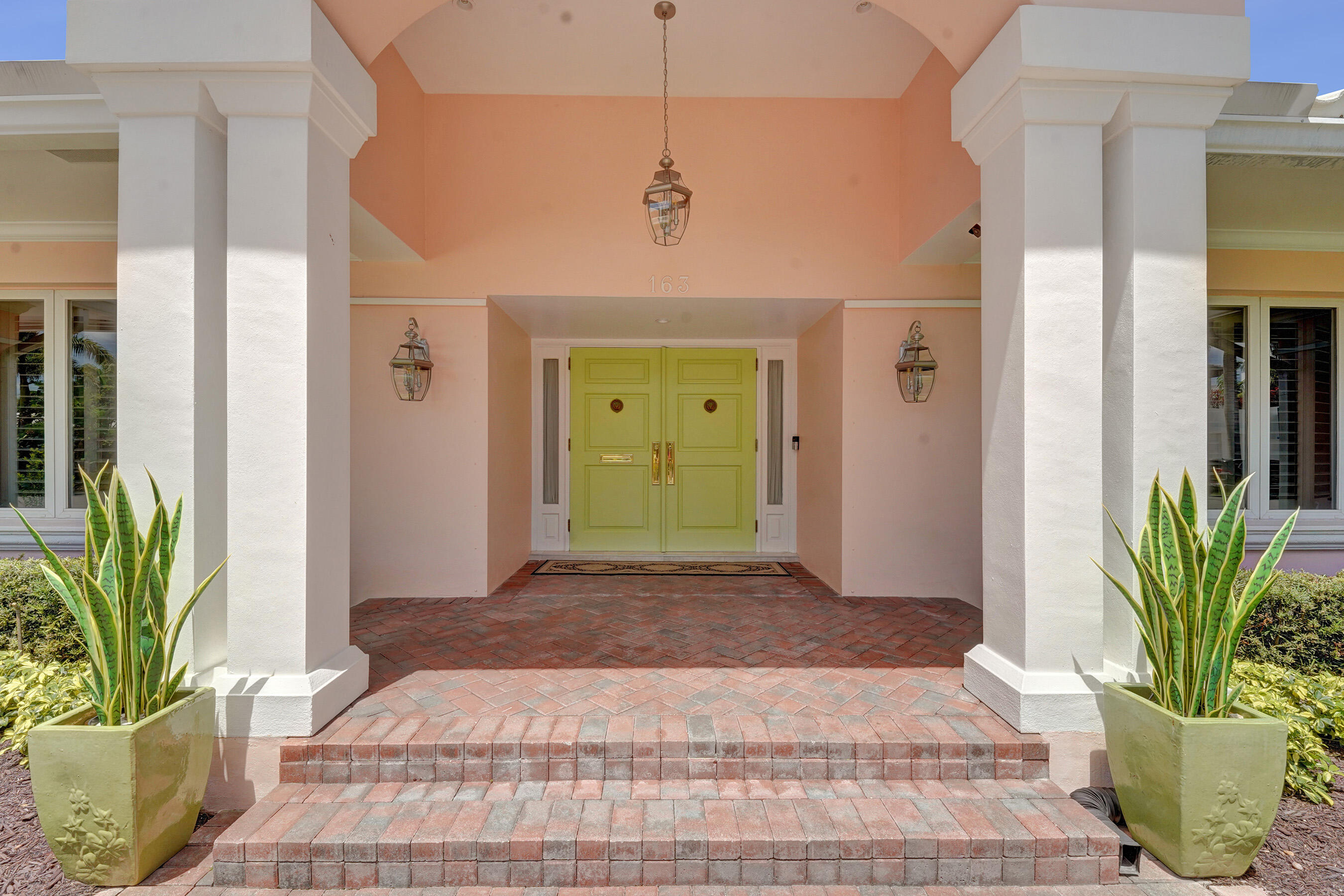 163 Nurmi Fort Lauderdale, FL 33301