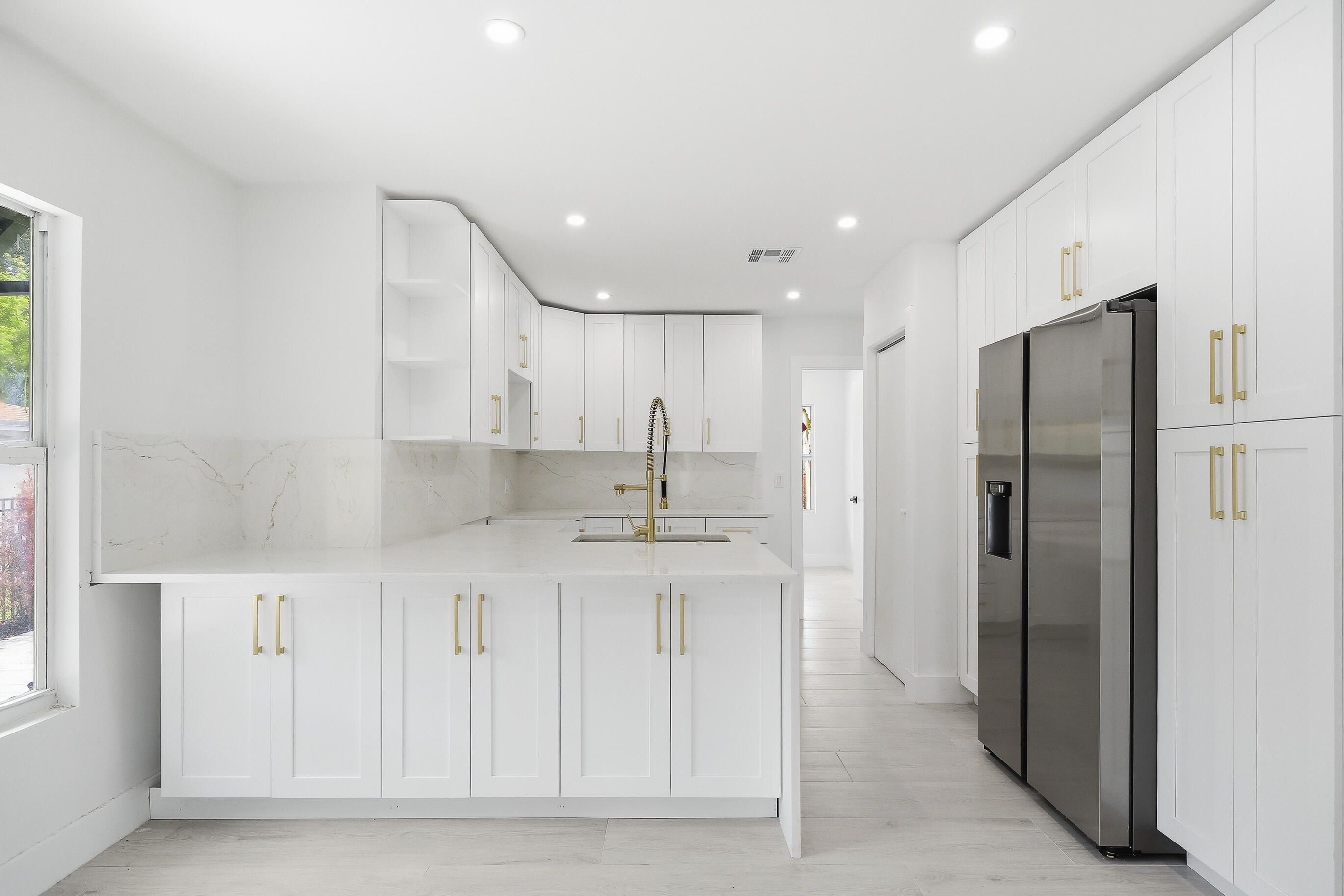 216 NE 23rd