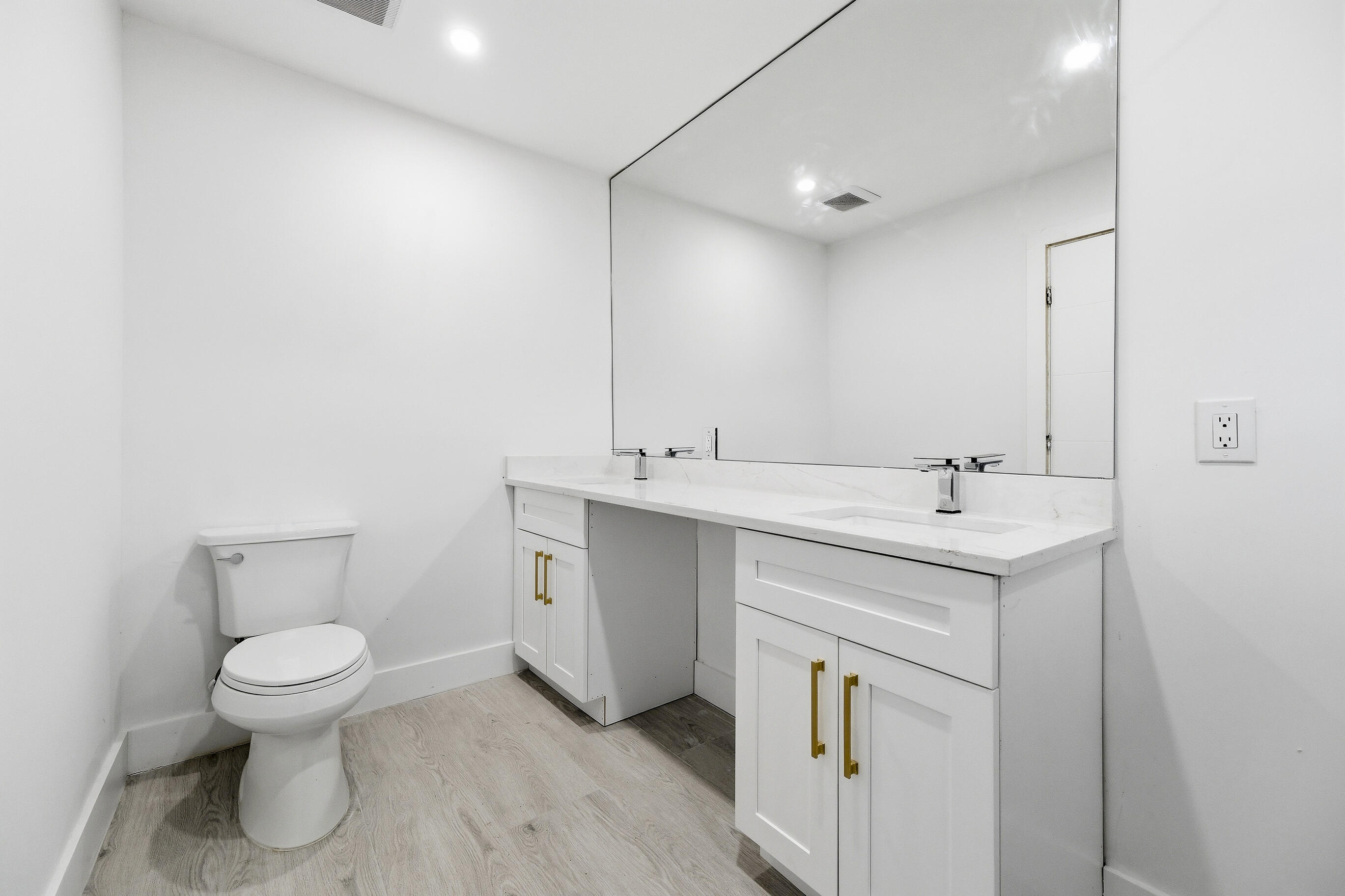 216 NE 23rd Pompano Beach, FL 33062