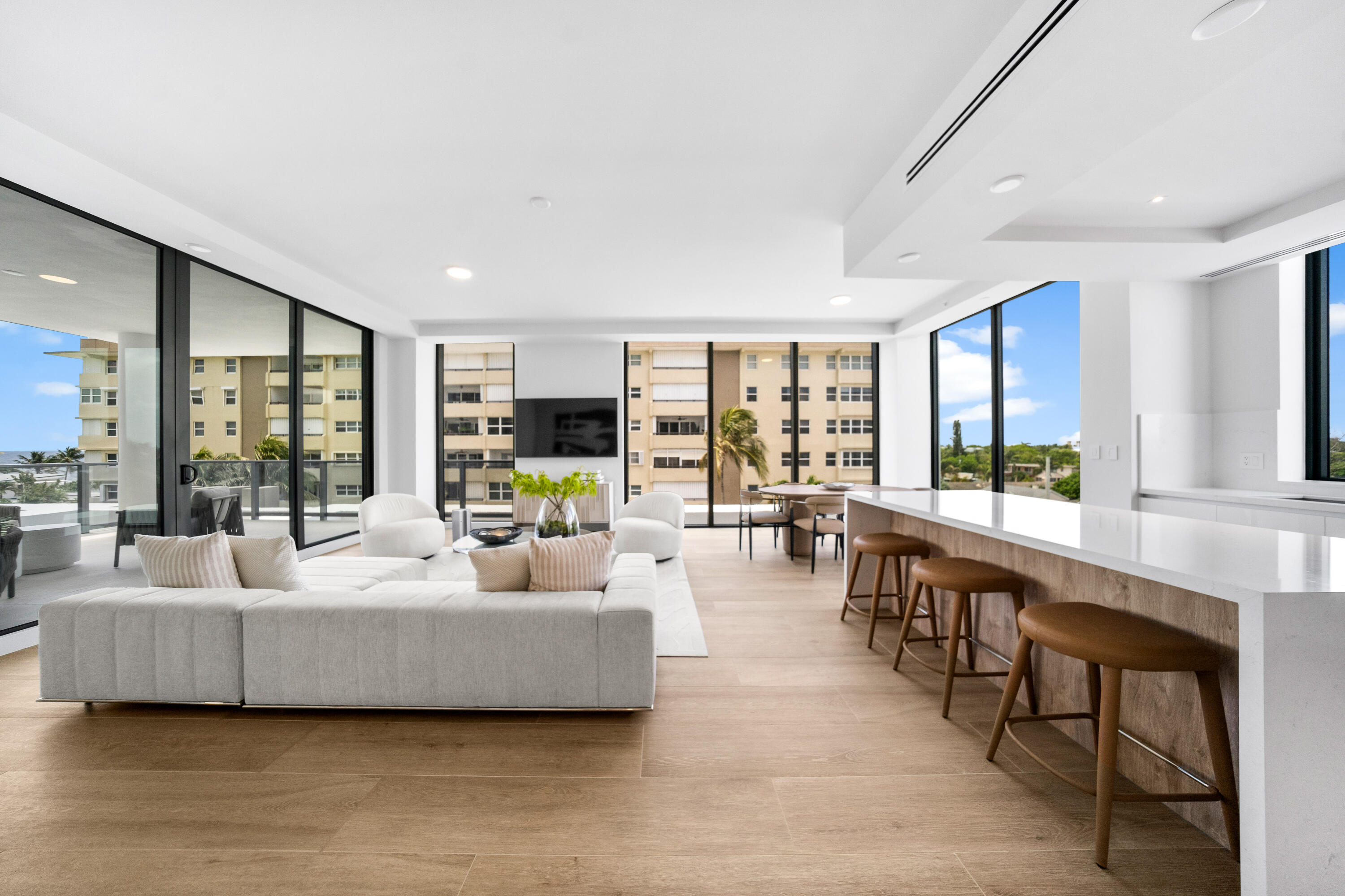 305 Briny #301 Pompano Beach, FL 33062