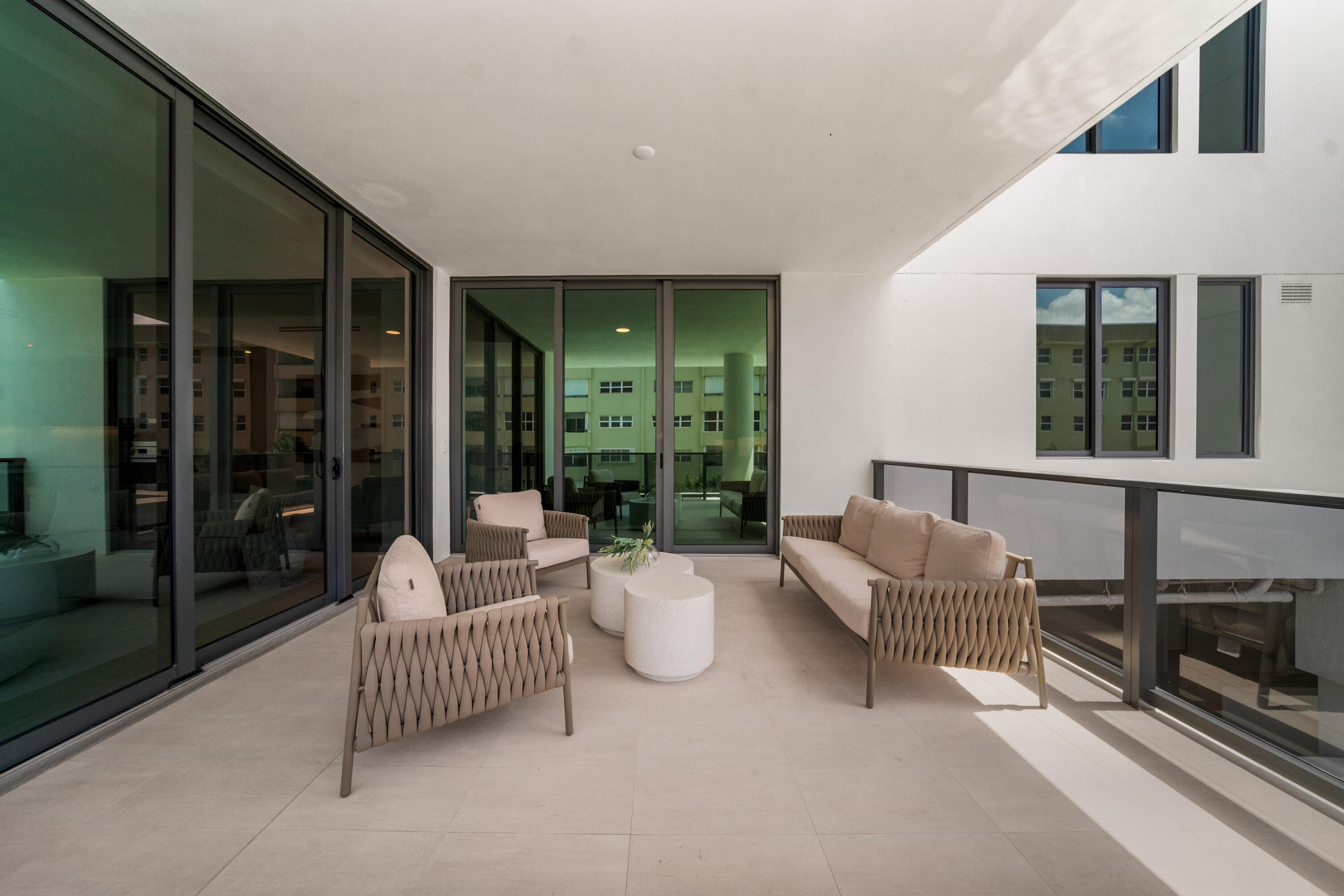 305 Briny #301 Pompano Beach, FL 33062