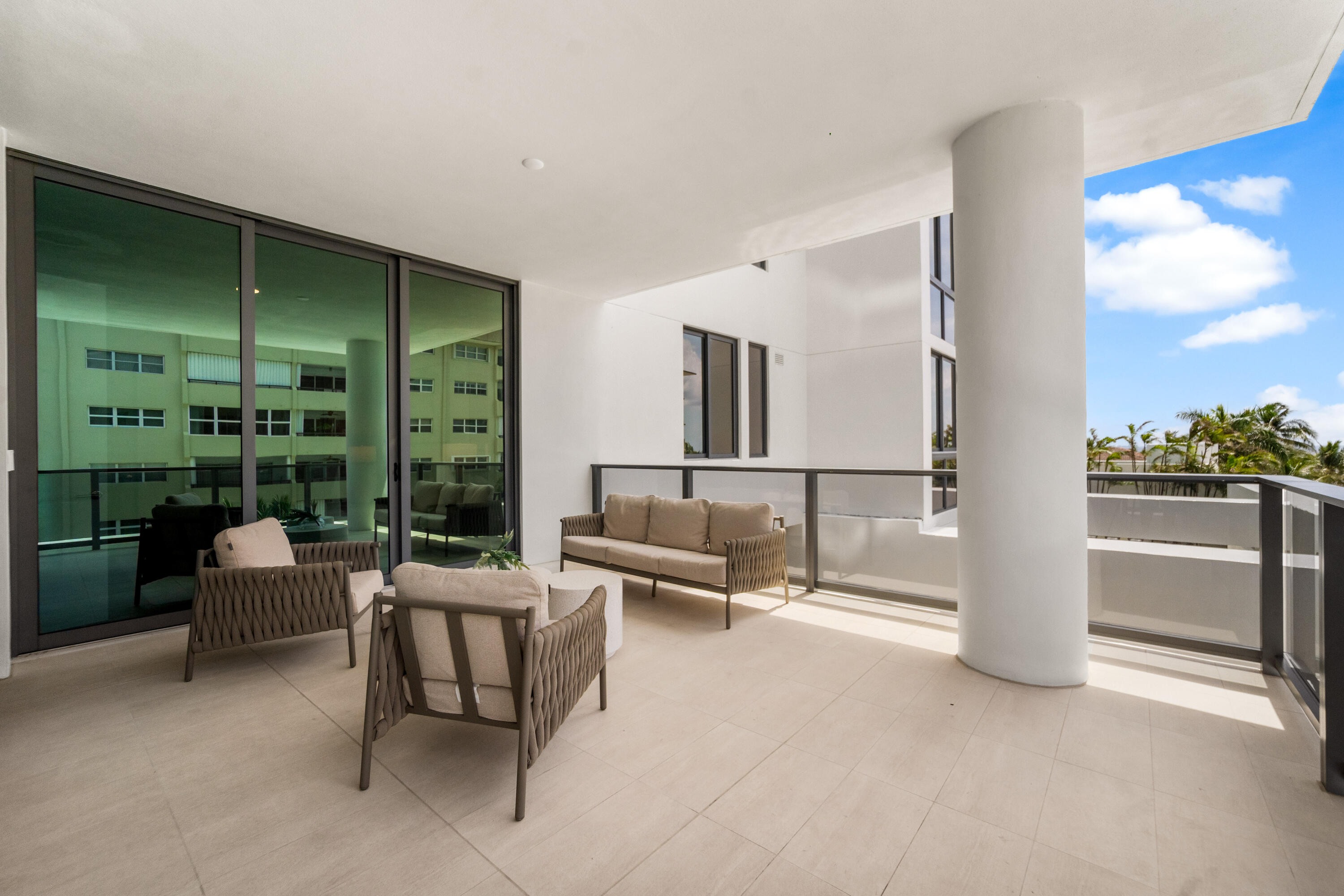 305 Briny #301 Pompano Beach, FL 33062