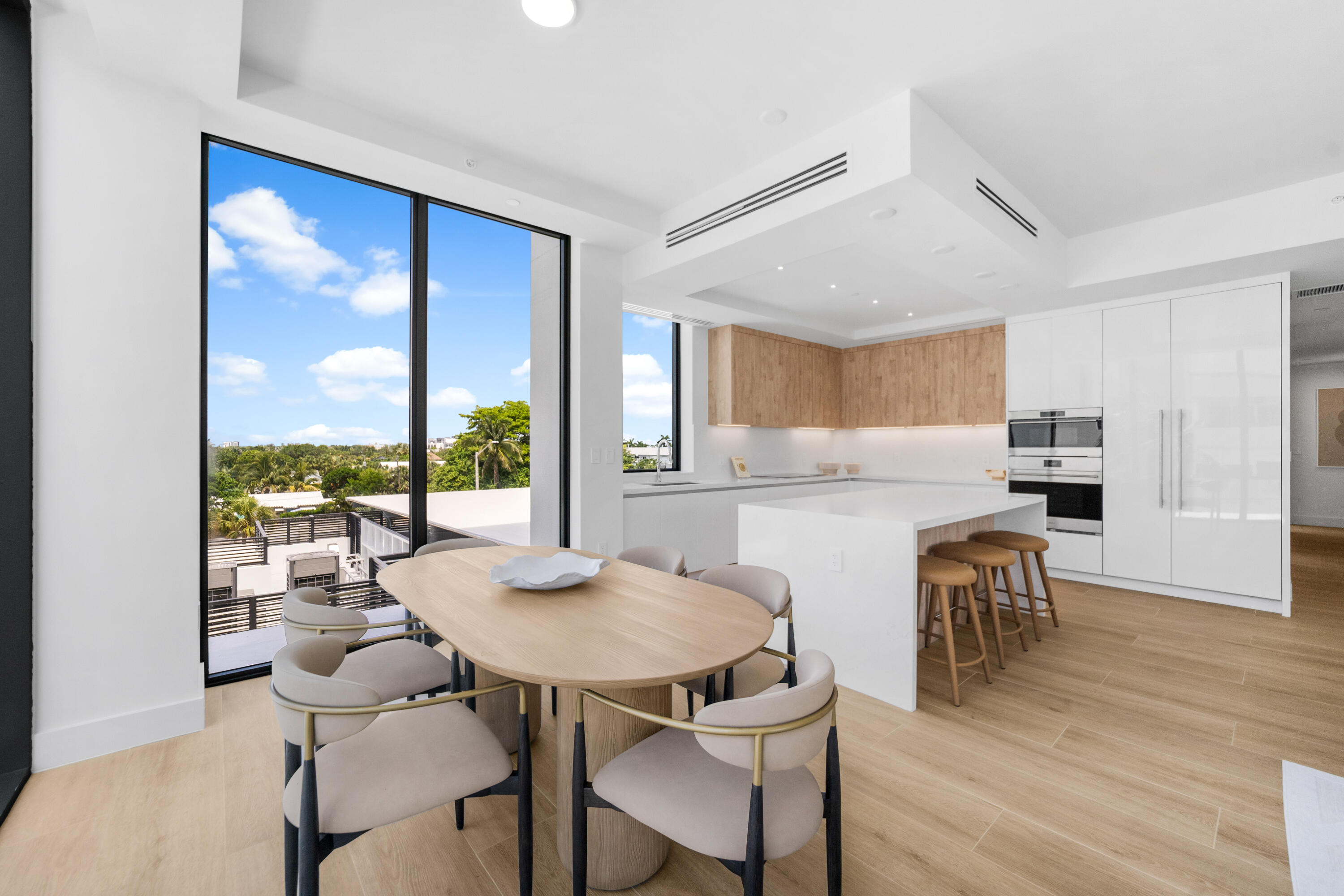 305 Briny #301 Pompano Beach, FL 33062