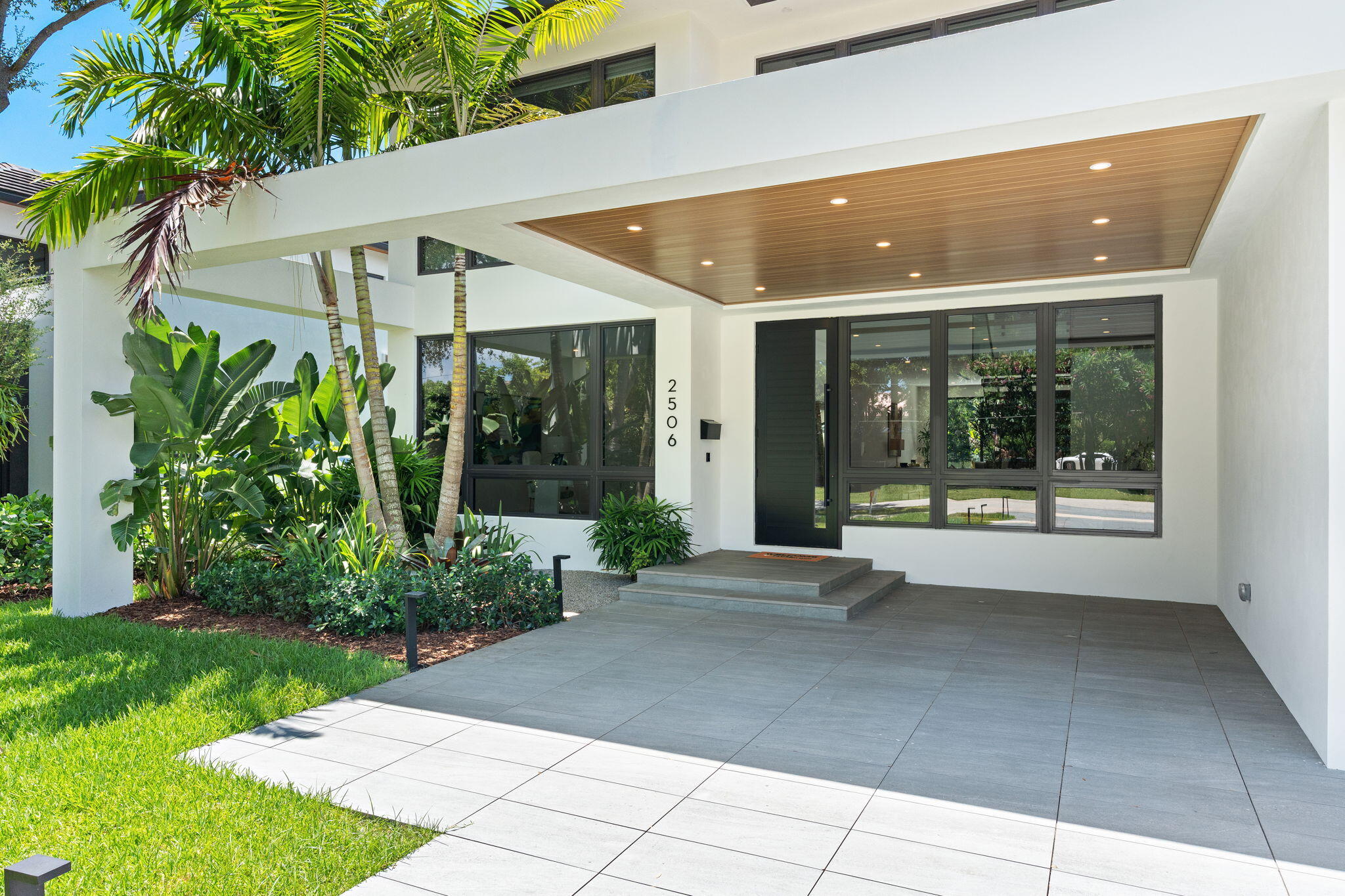 2506 NE 14th Fort Lauderdale, FL 33304